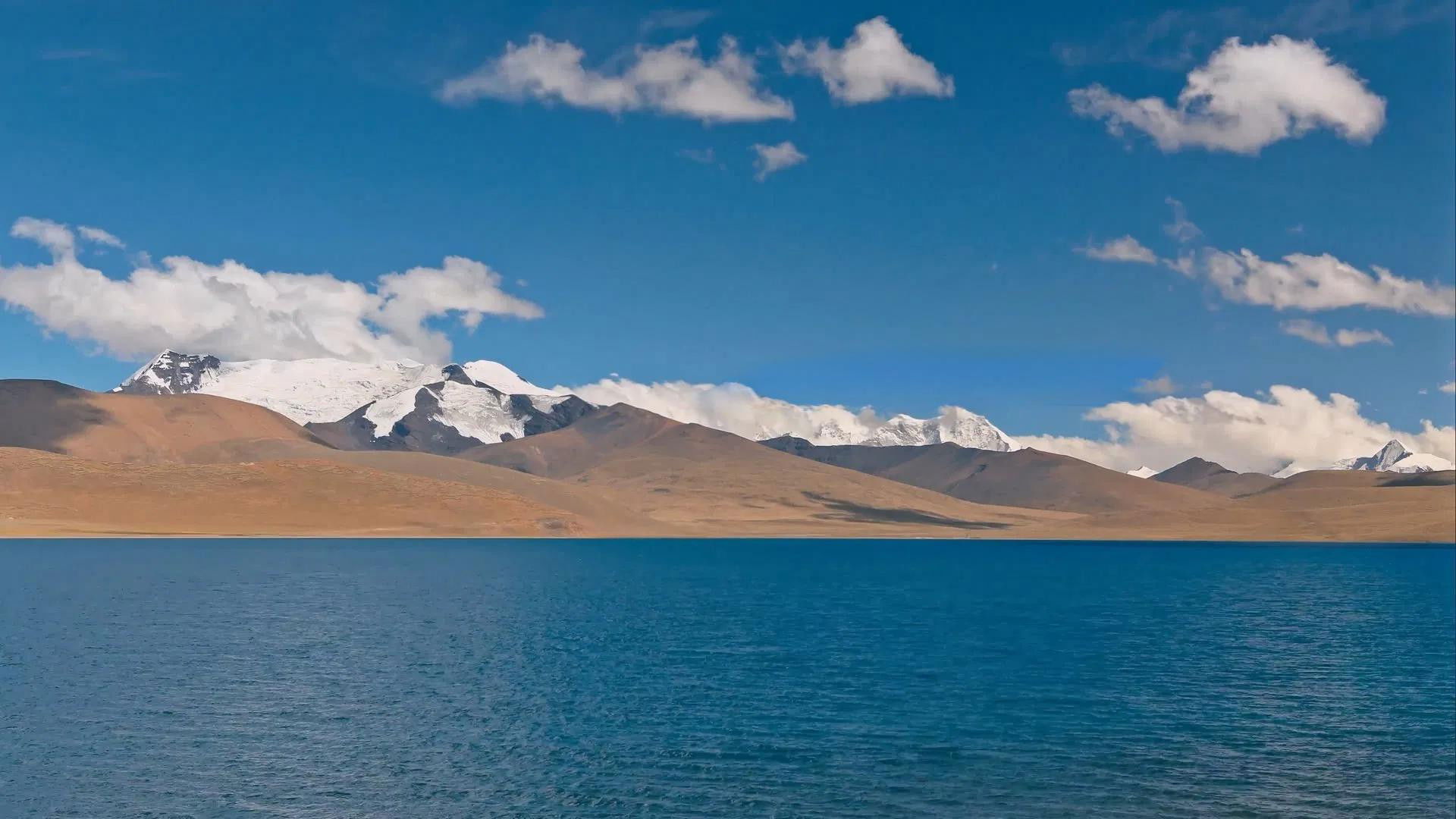 Backdrop for Roof of the World