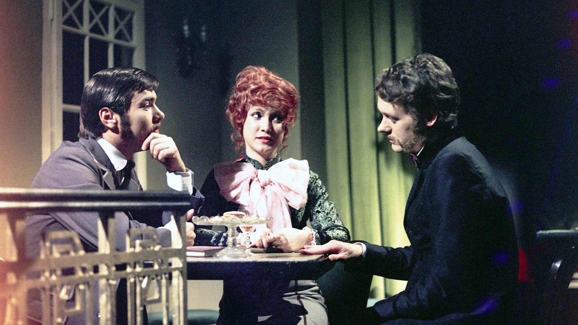 Backdrop for Co je platno kárat, co je platno kázat