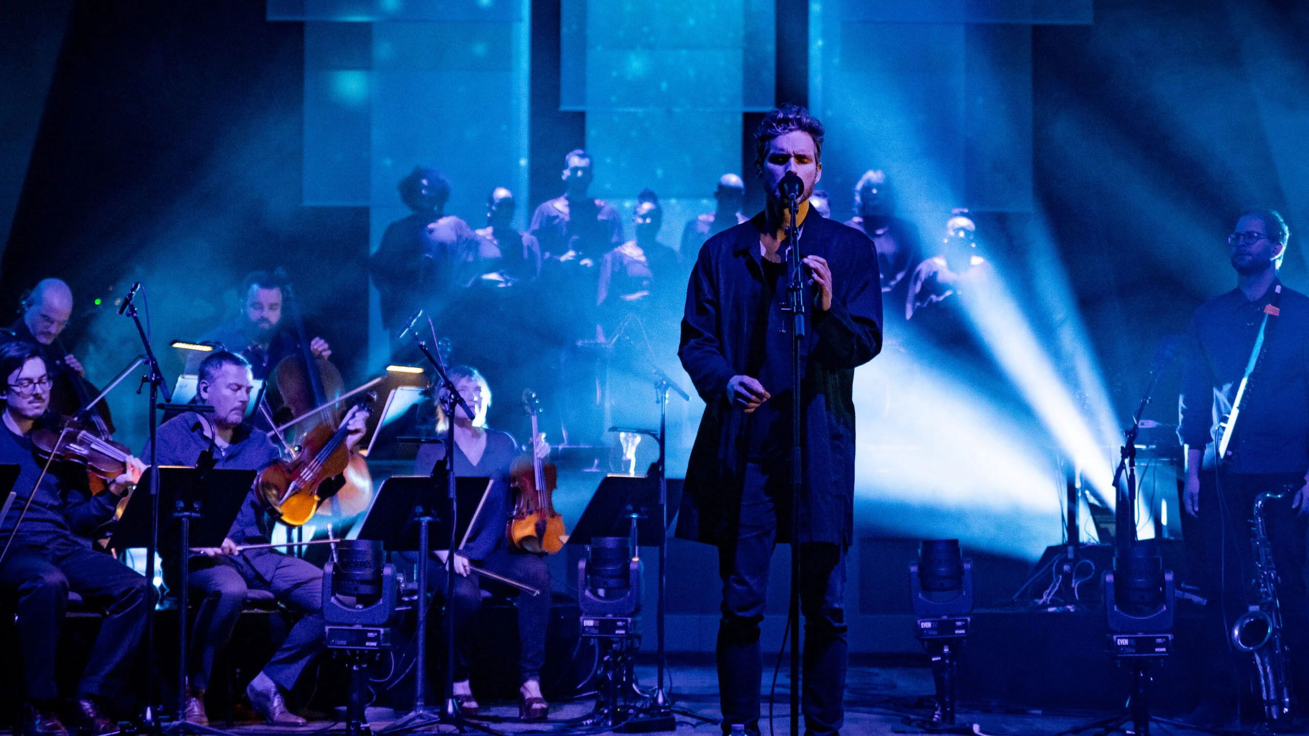 Backdrop for HAEVN - Up Close  concert movie