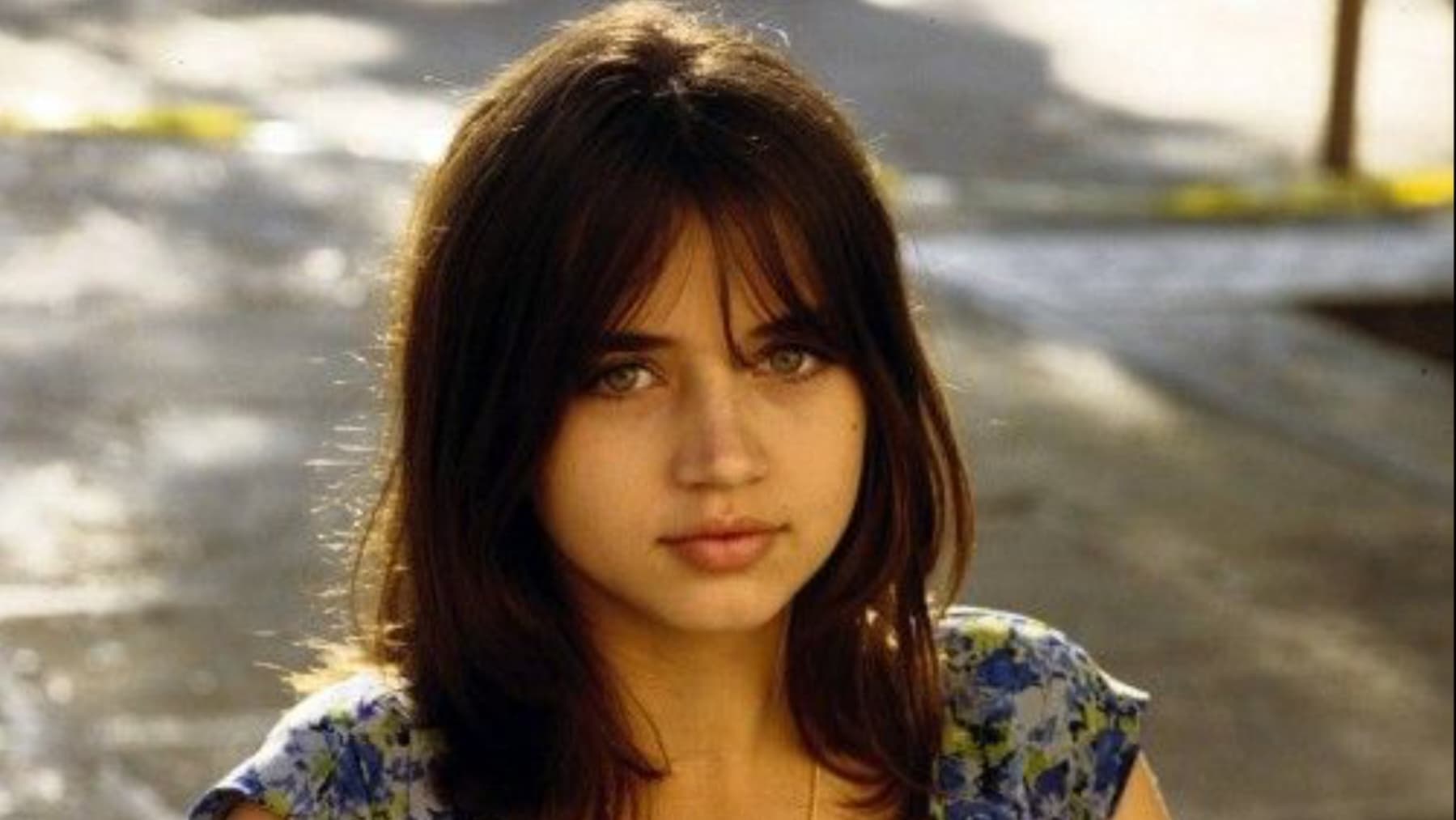 Backdrop for Virgin Rose