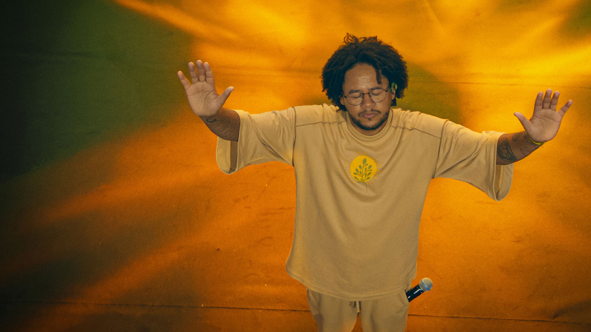 Backdrop for Emicida: AmarElo – Ao Vivo