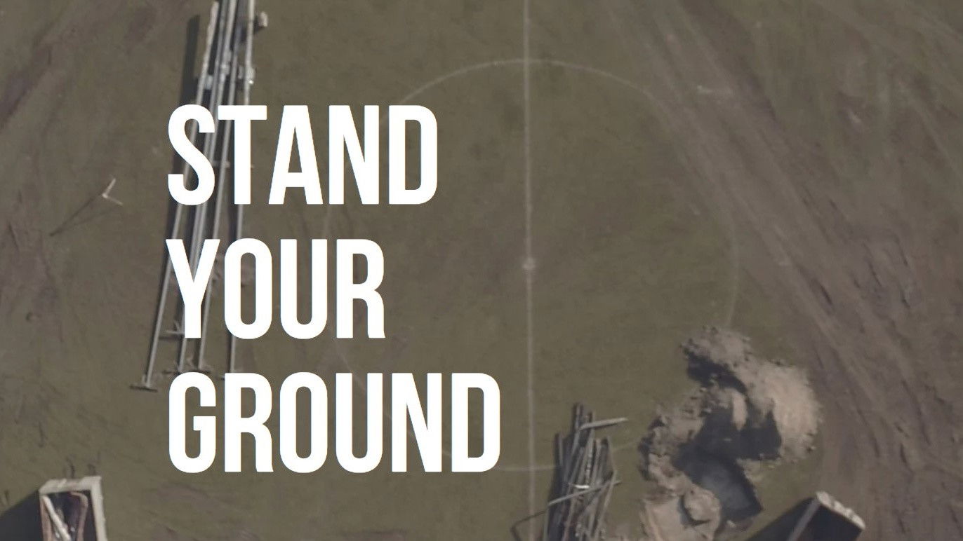 Backdrop for Stand your Ground - Steh deine Frau