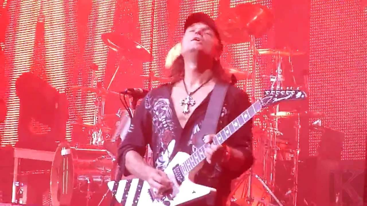 Backdrop for Scorpions: Live in 3D - Get Your Sting & Blackout