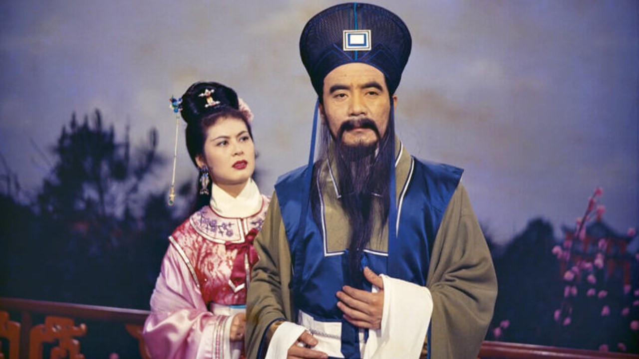 Backdrop for Diau Charn