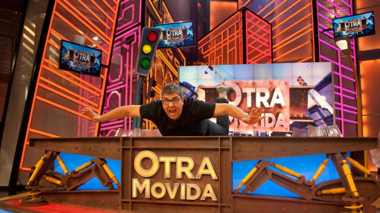 Backdrop for Otra Movida