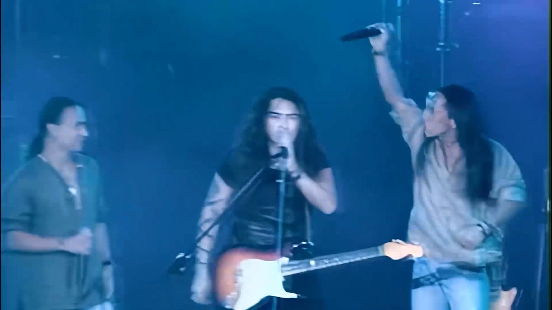 Backdrop for 动力火车&迪克牛仔 “火车与牛仔 向好明天”香港演唱会 1999