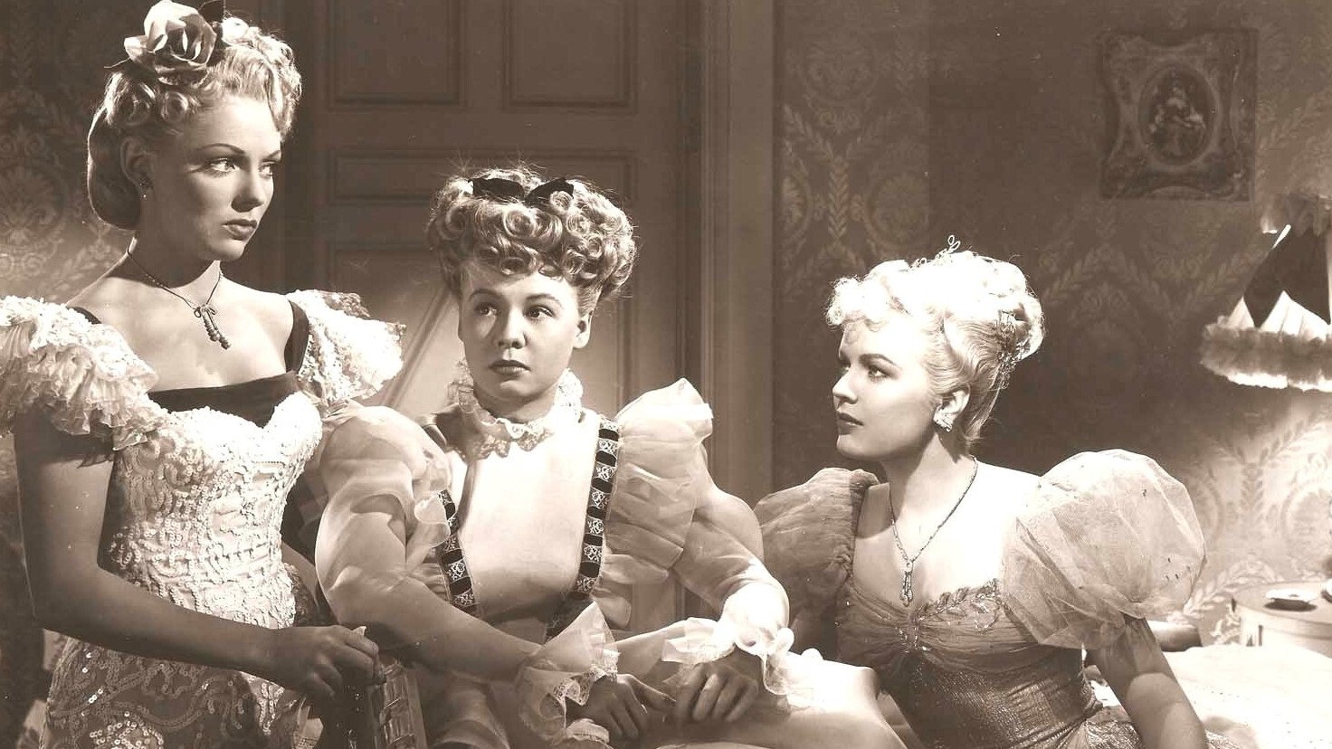 Backdrop for Three Little Girls in Blue