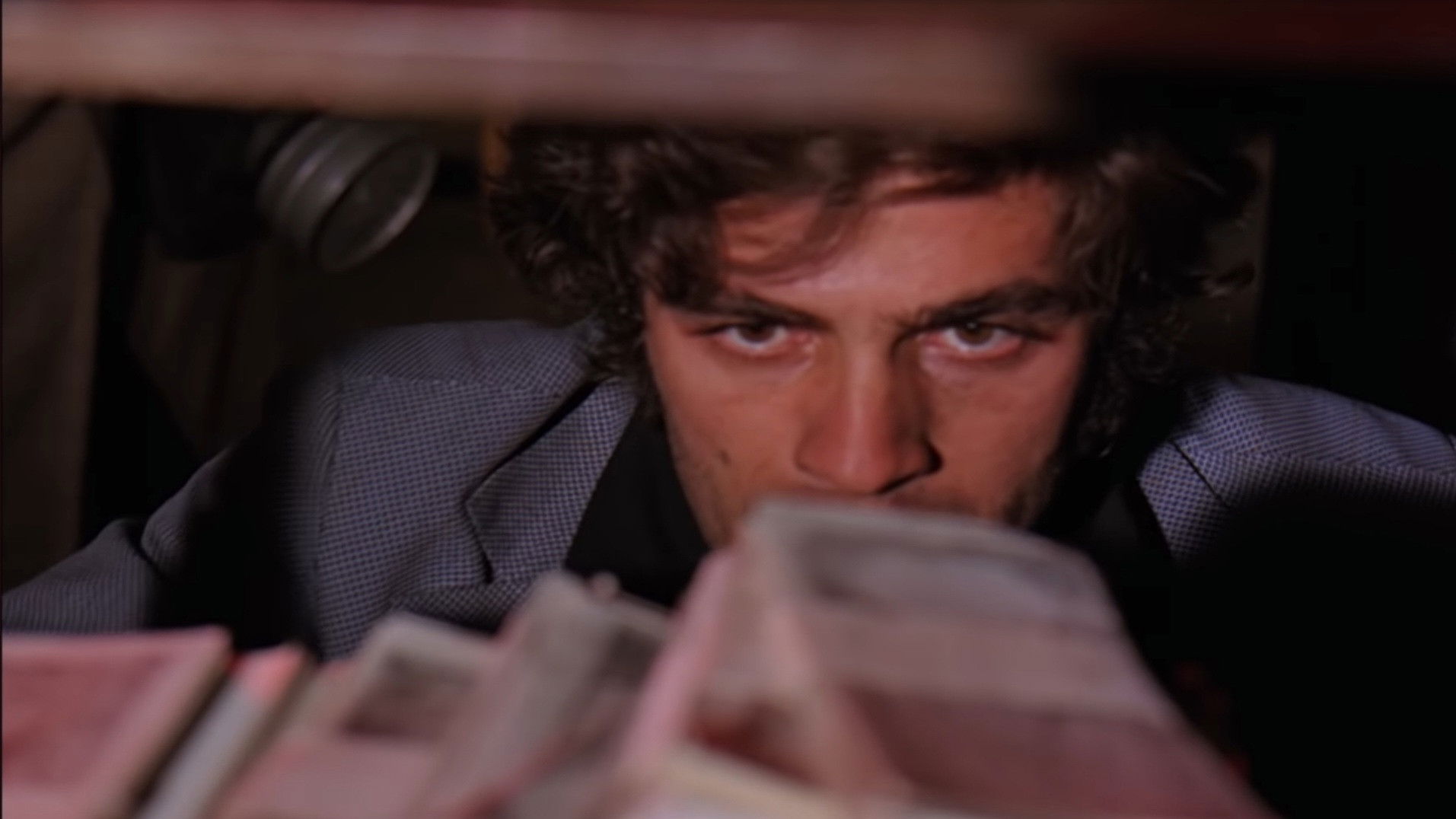 Backdrop for Kanlı Para