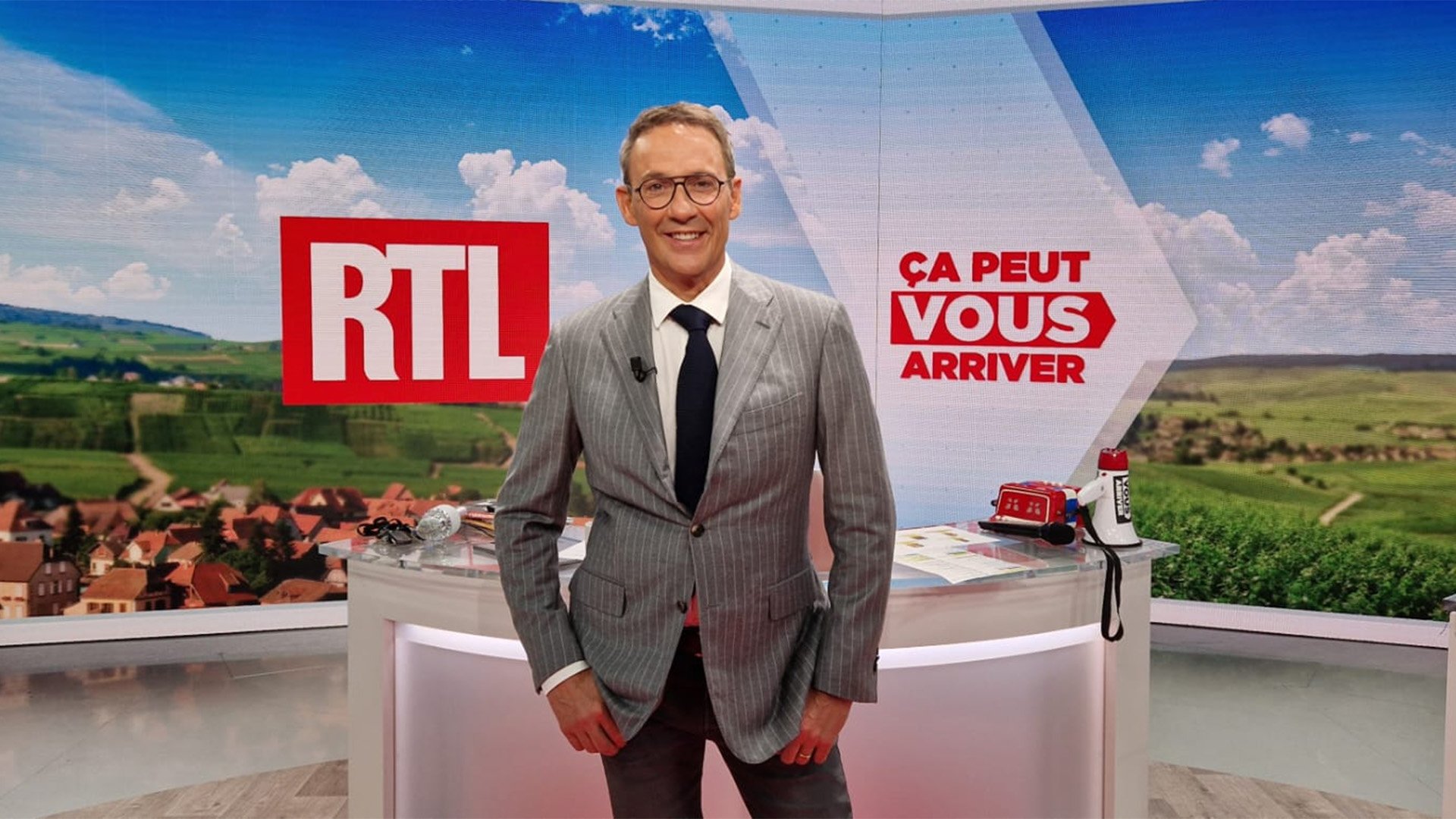 Backdrop for Ça peut vous arriver chez vous