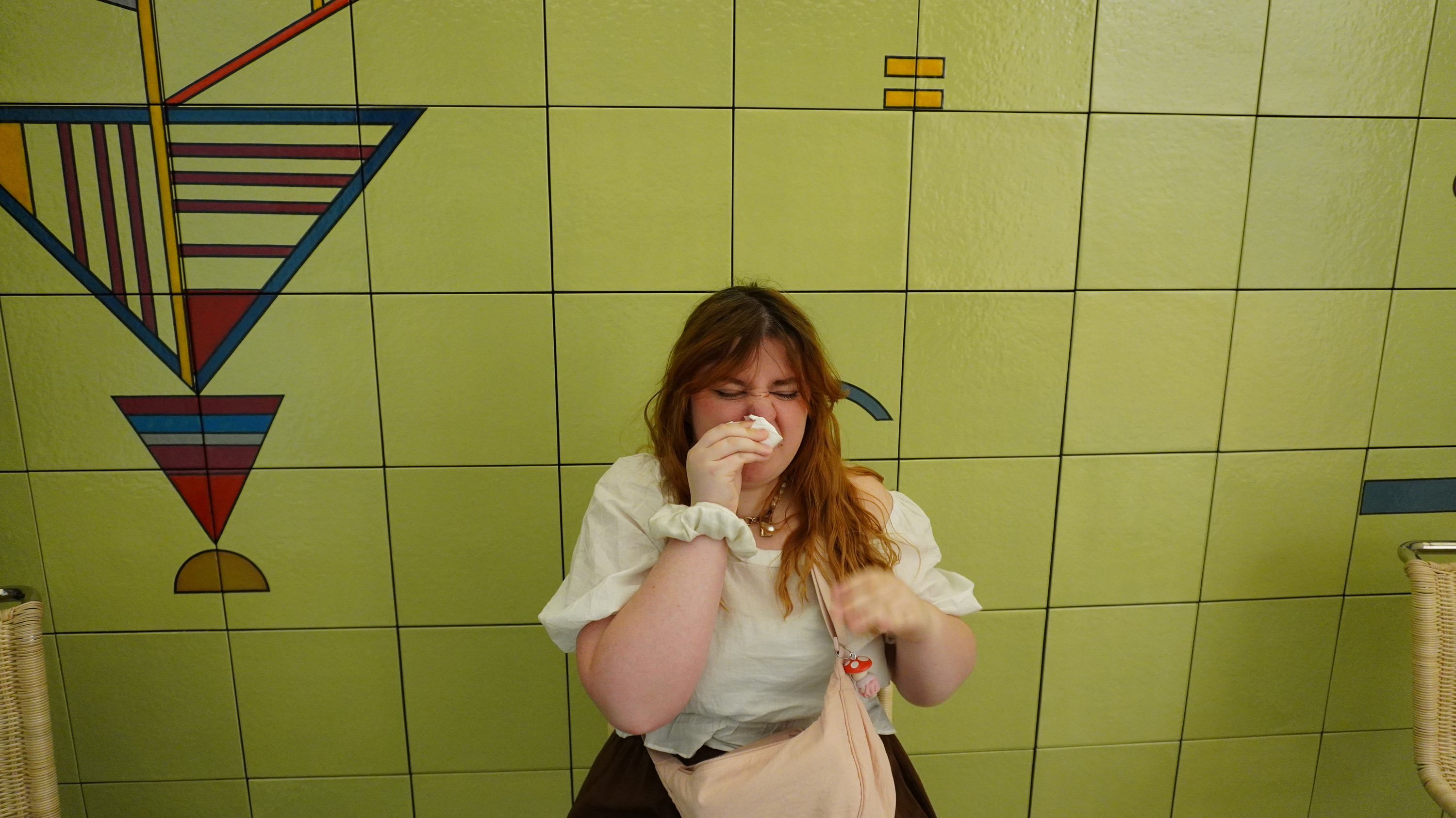 Backdrop for journal déborde