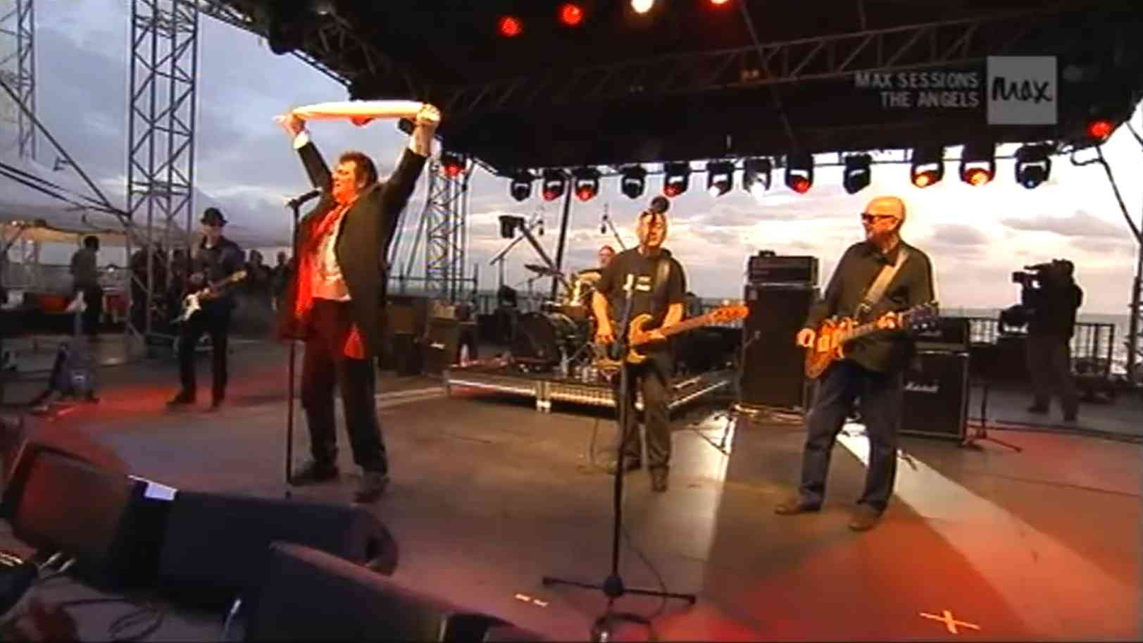 Backdrop for The Max Sessions - The Angels In The Sand