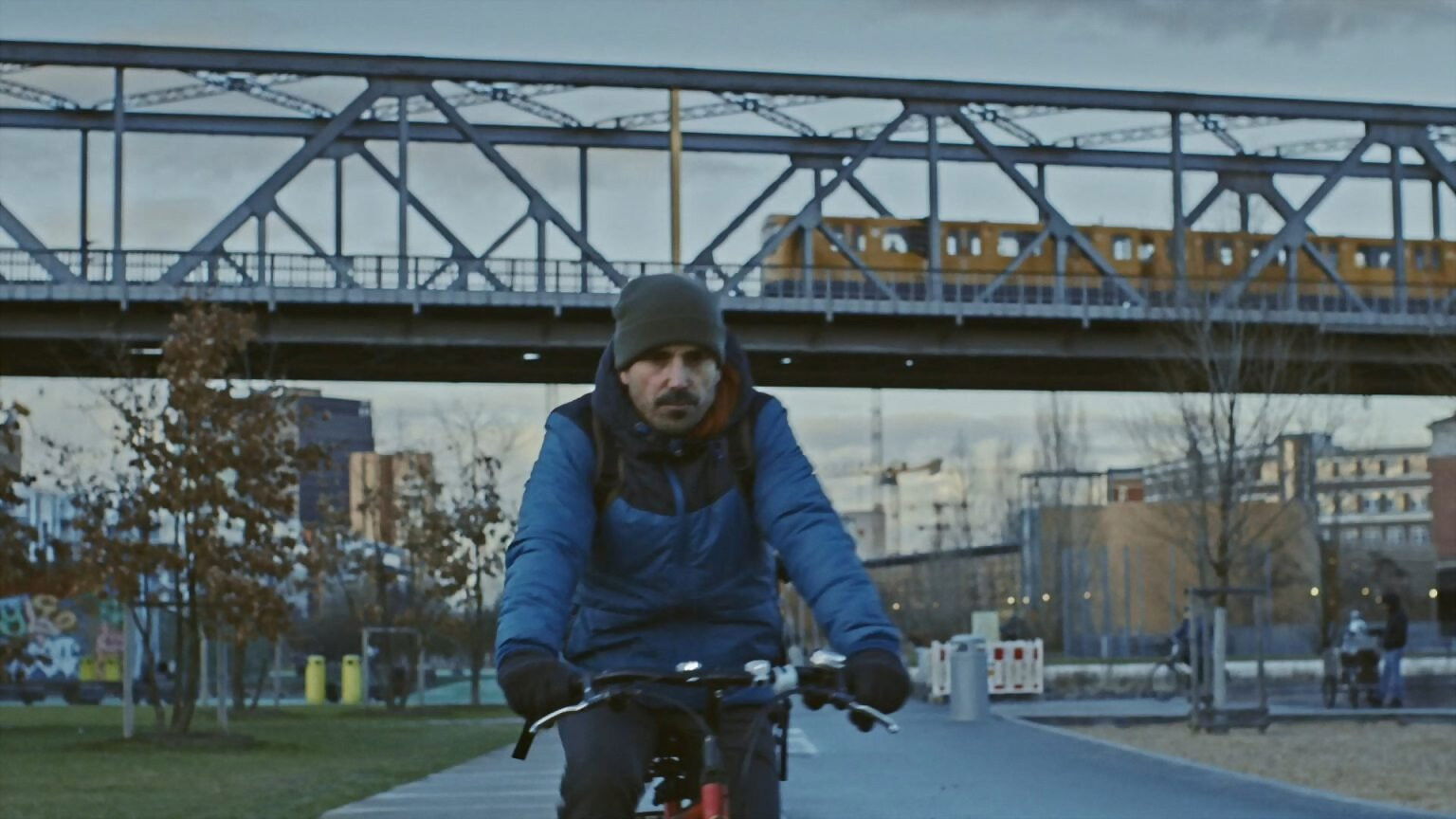 Backdrop for Iragan gunea Berlin