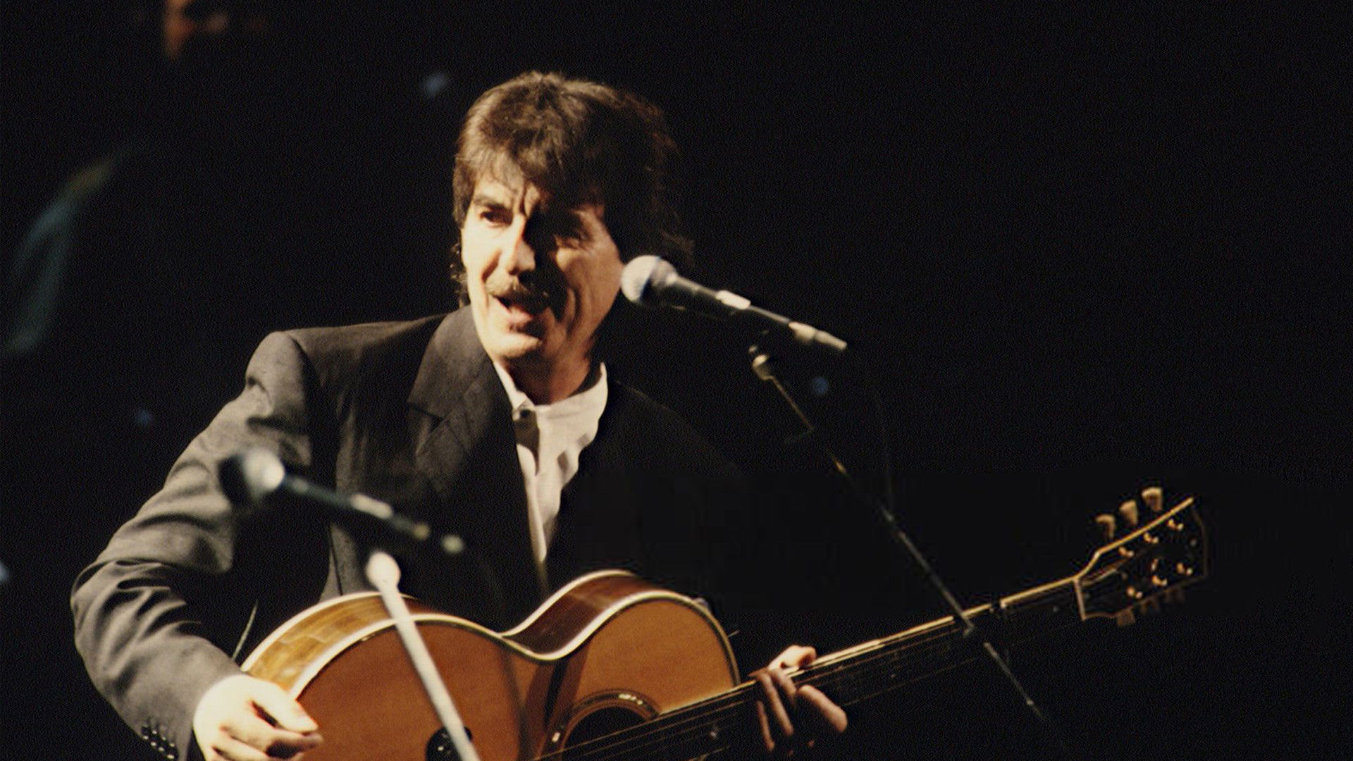 Backdrop for George Harrison: Live at The Royal Albert Hall