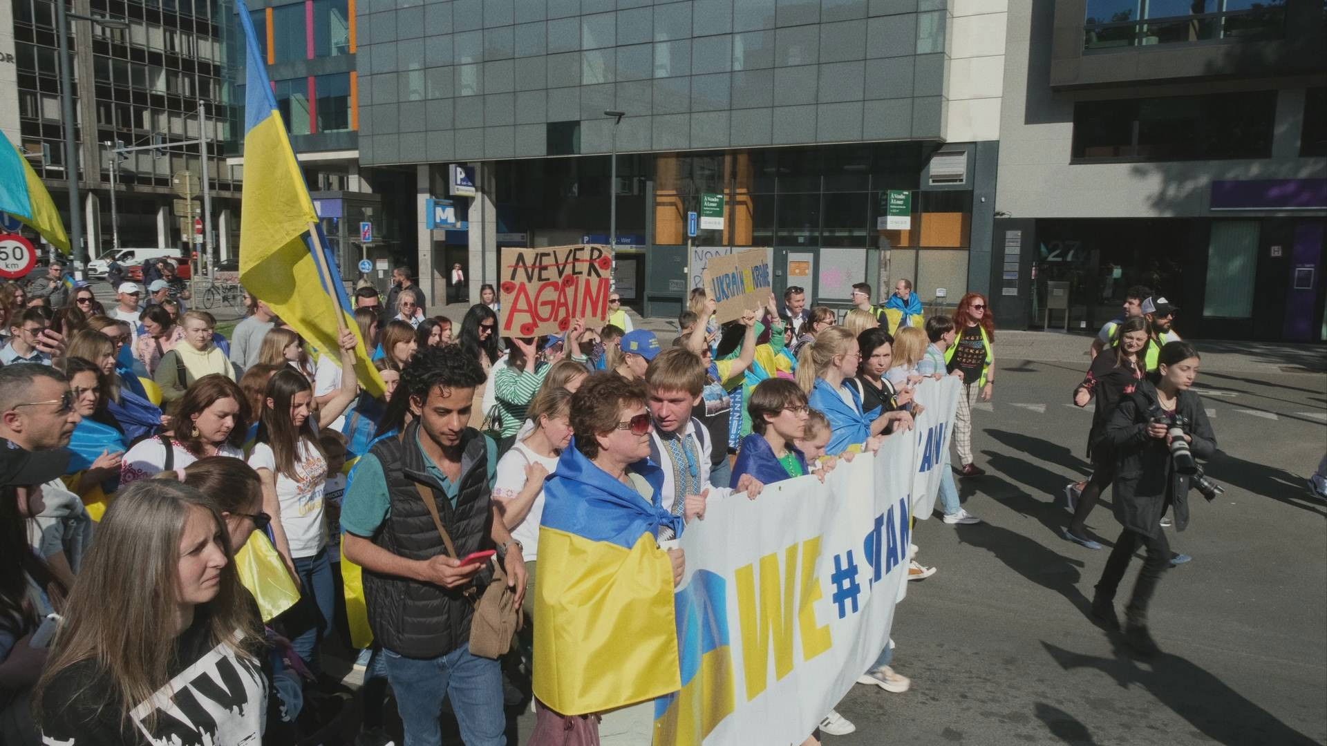 Backdrop for Don't Leave Me Behind: Stories of Young Ukrainian Survival