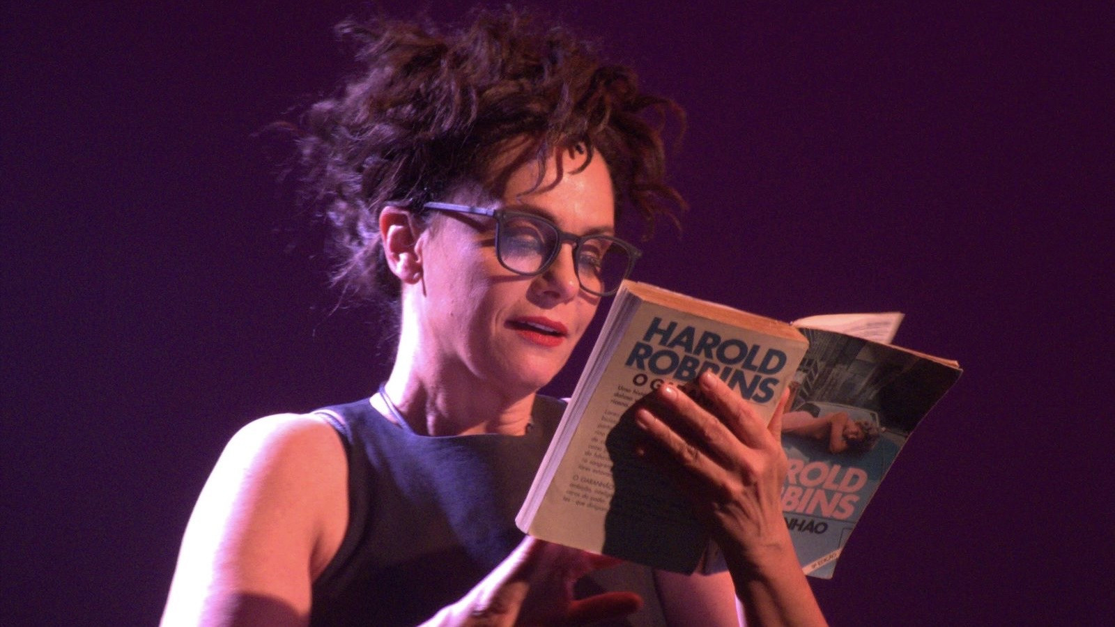 Backdrop for A Cerimônia do Adeus