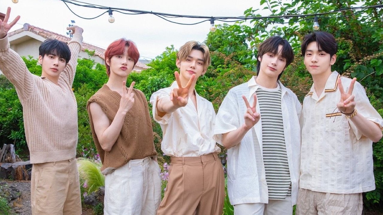 Backdrop for Season of TXT: Midsummer