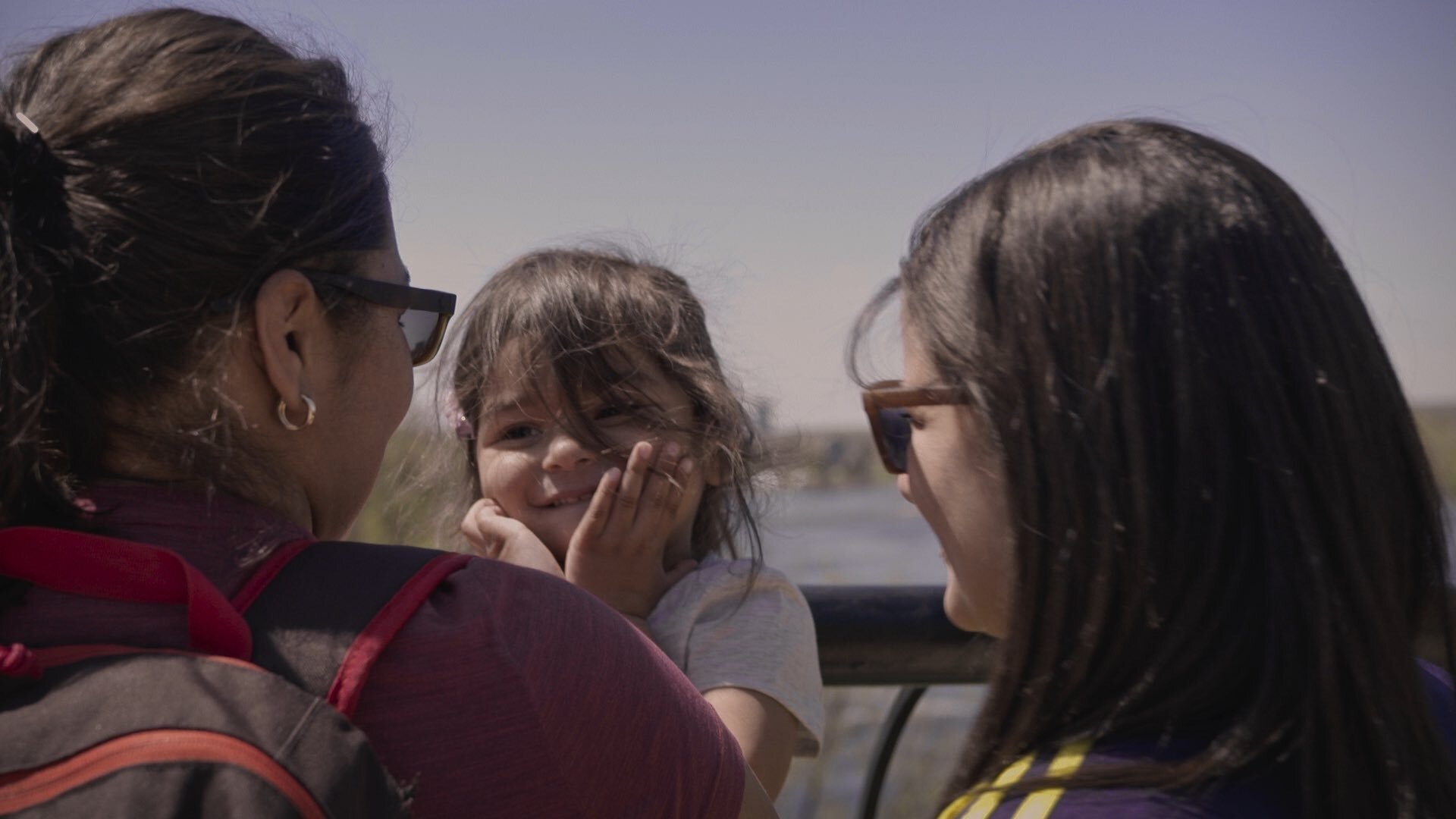 Backdrop for Renaître