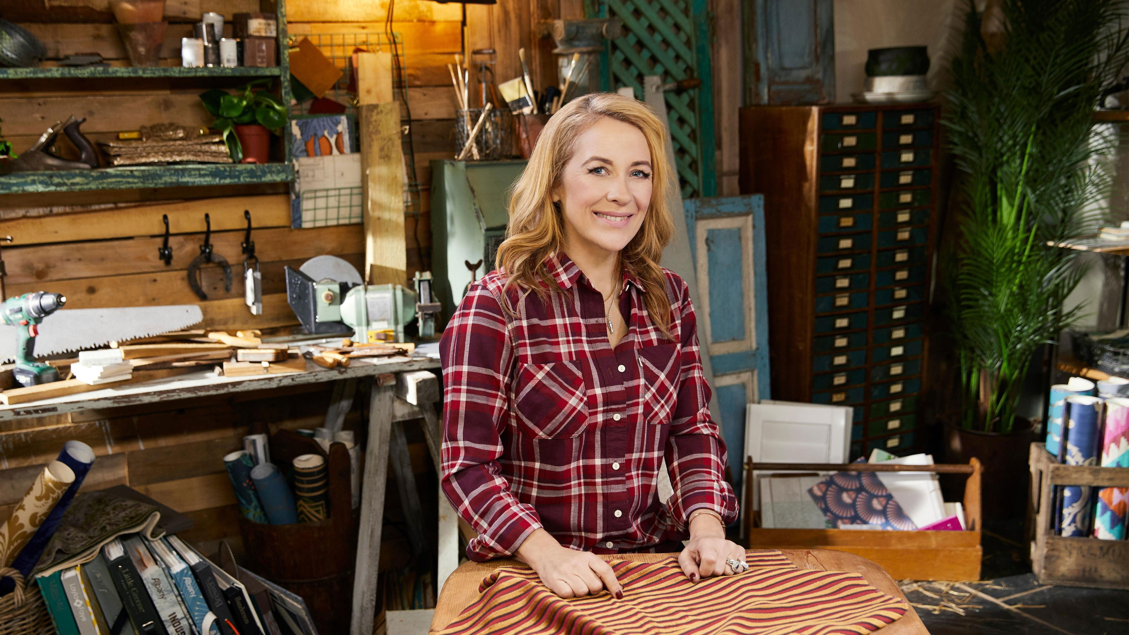 Backdrop for Sarah Beeny's Renovate Don't Relocate