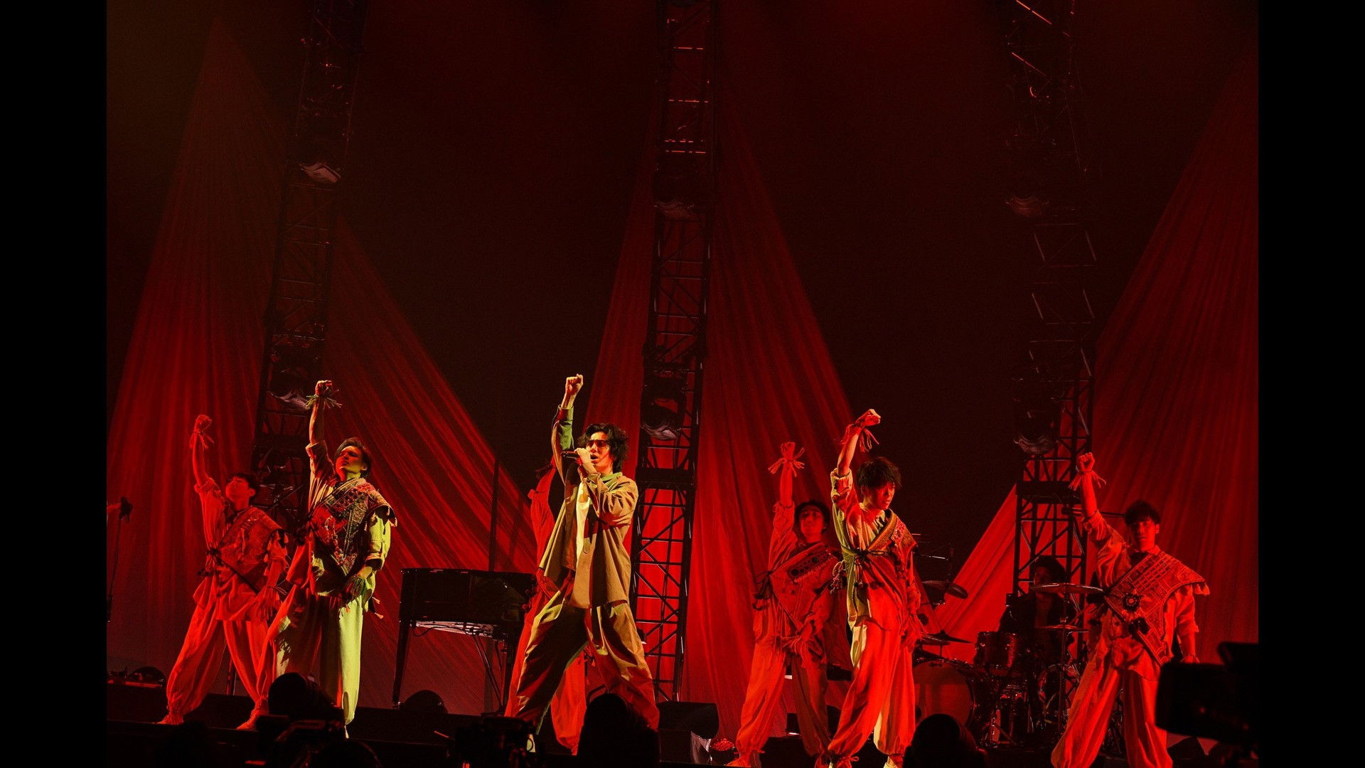 Backdrop for Fujii Kaze "HELP EVER ARENA TOUR"