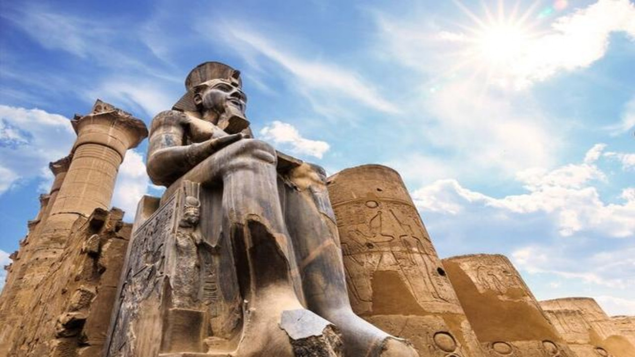 Backdrop for Ramsès II, la trilogie