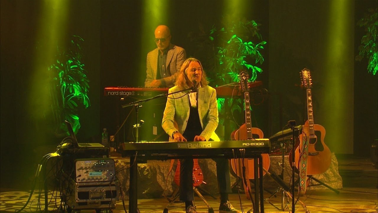 Backdrop for Roger Hodgson - Take the Long Way Home - Live in Montreal