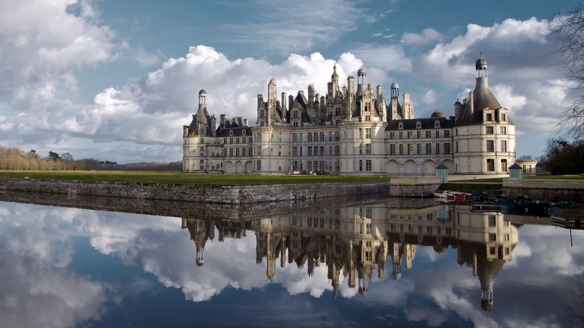 Backdrop for Chambord: The Castle, the King and the Architect