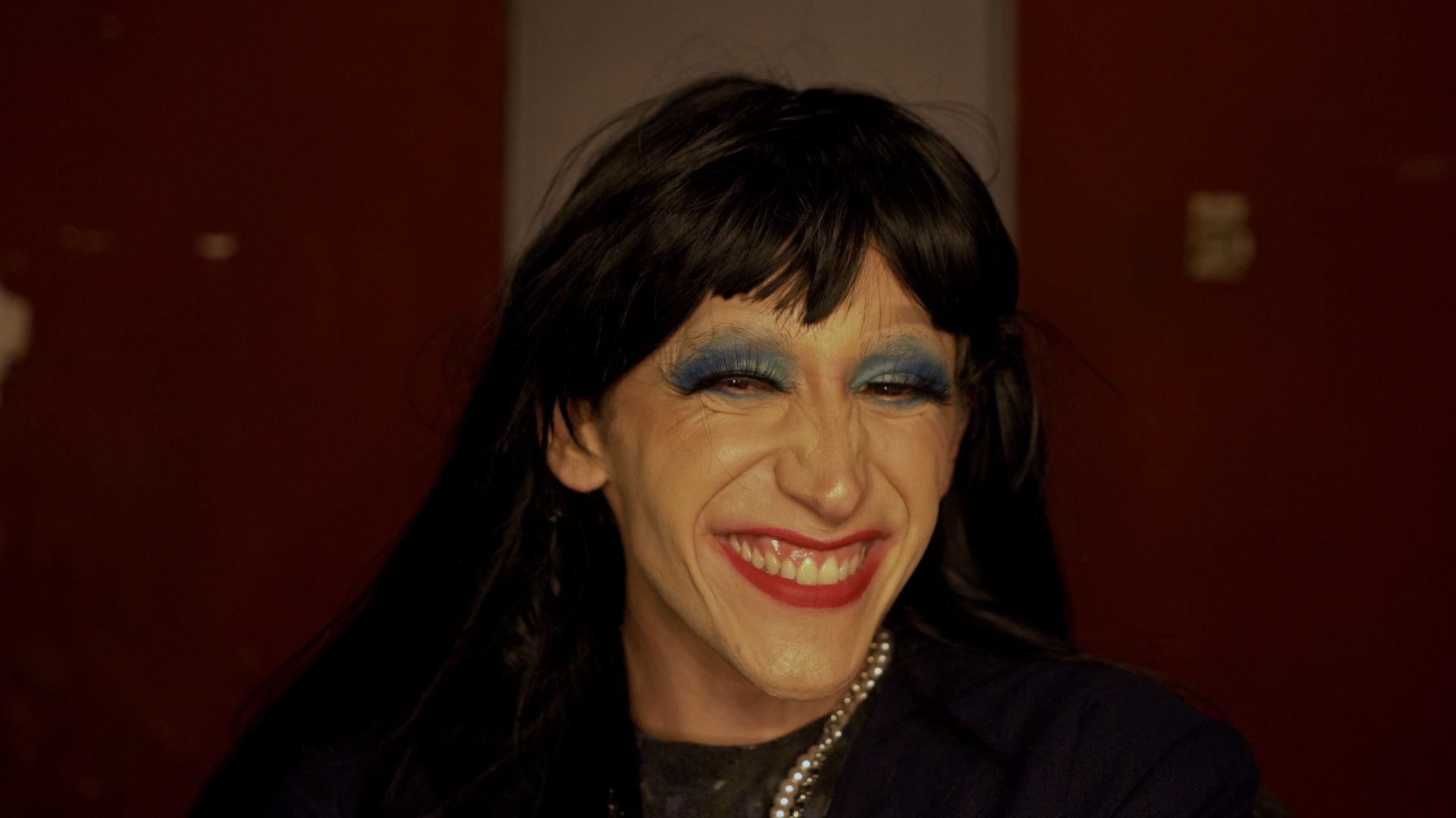 Backdrop for El show debe continuar