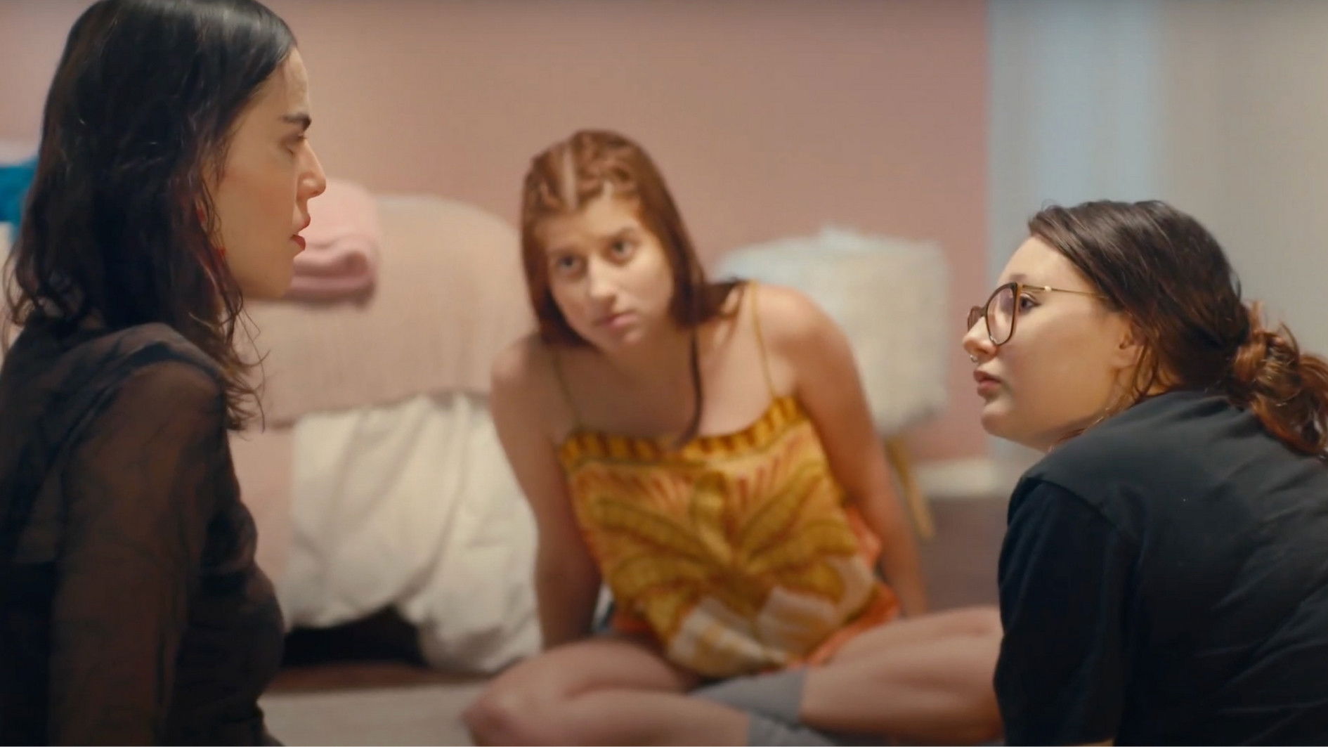 Backdrop for (des)conhecidas