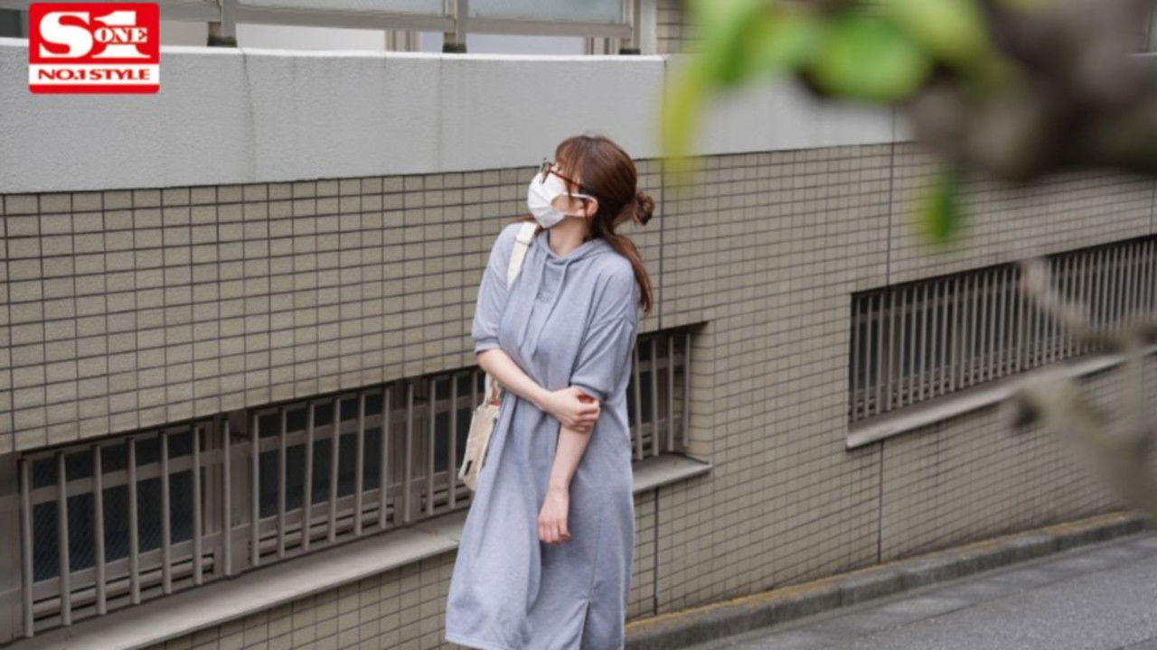 Backdrop for 1ヶ月禁欲した鷲尾めいがアドレナリン全開で神乳揺らして、潮吹いて、大絶叫してもまだハメる10時間エンドレスFUCK