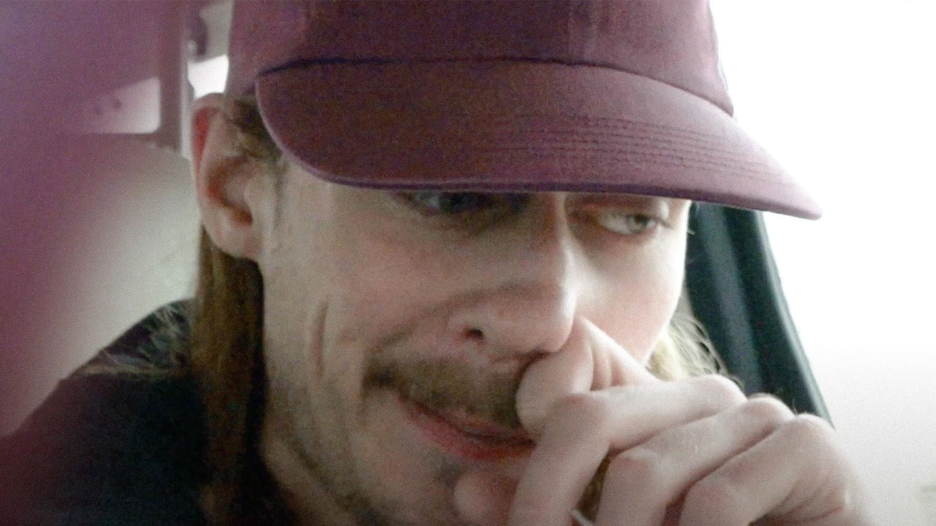 Backdrop for Misstänkt beteende. Håll uppsikt.