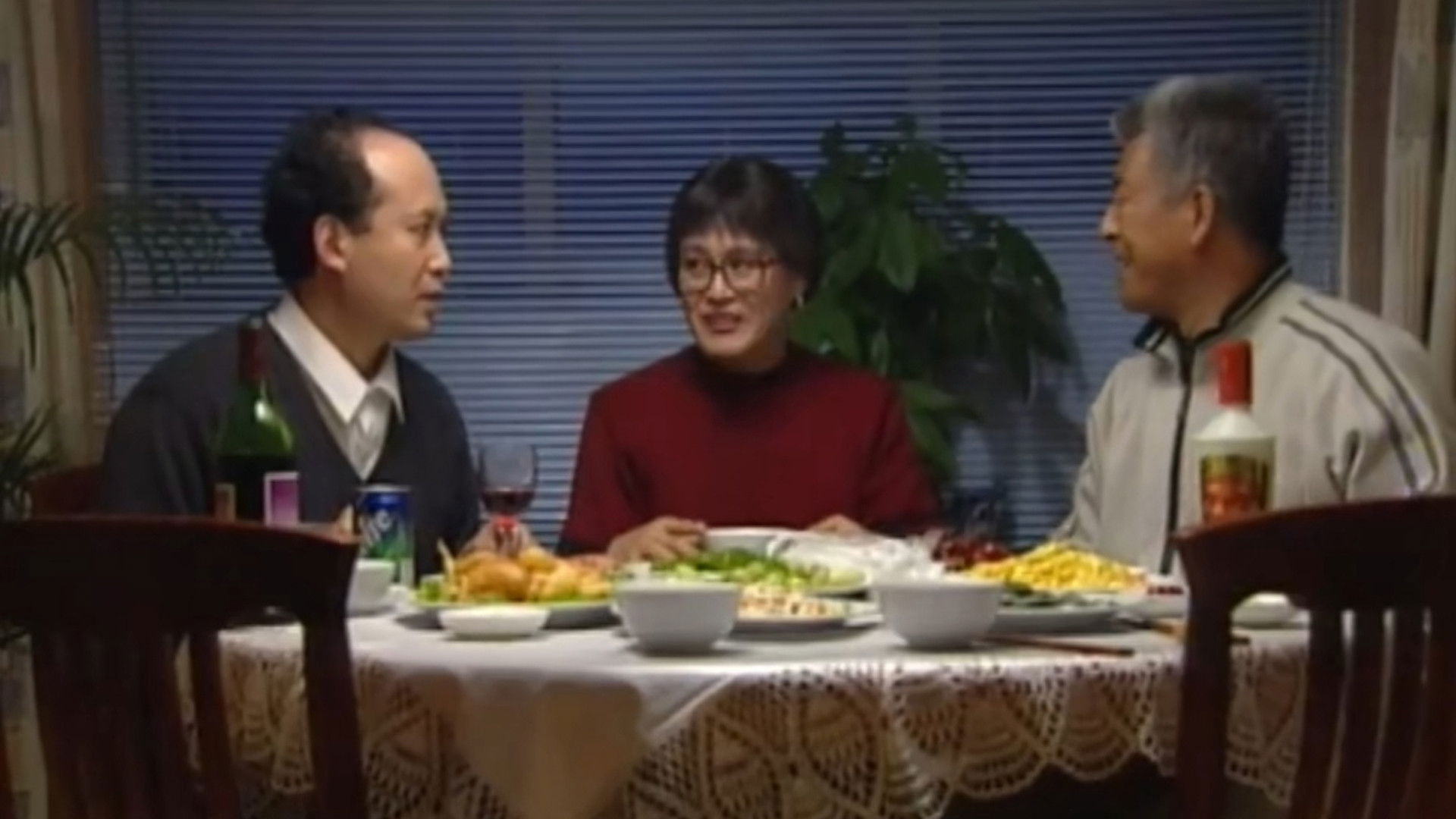 Backdrop for 家和万事兴之情归龙年