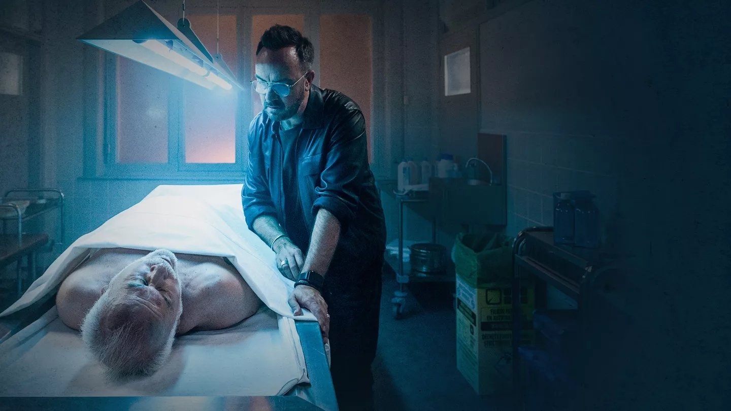 Backdrop for À côté de ses pompes