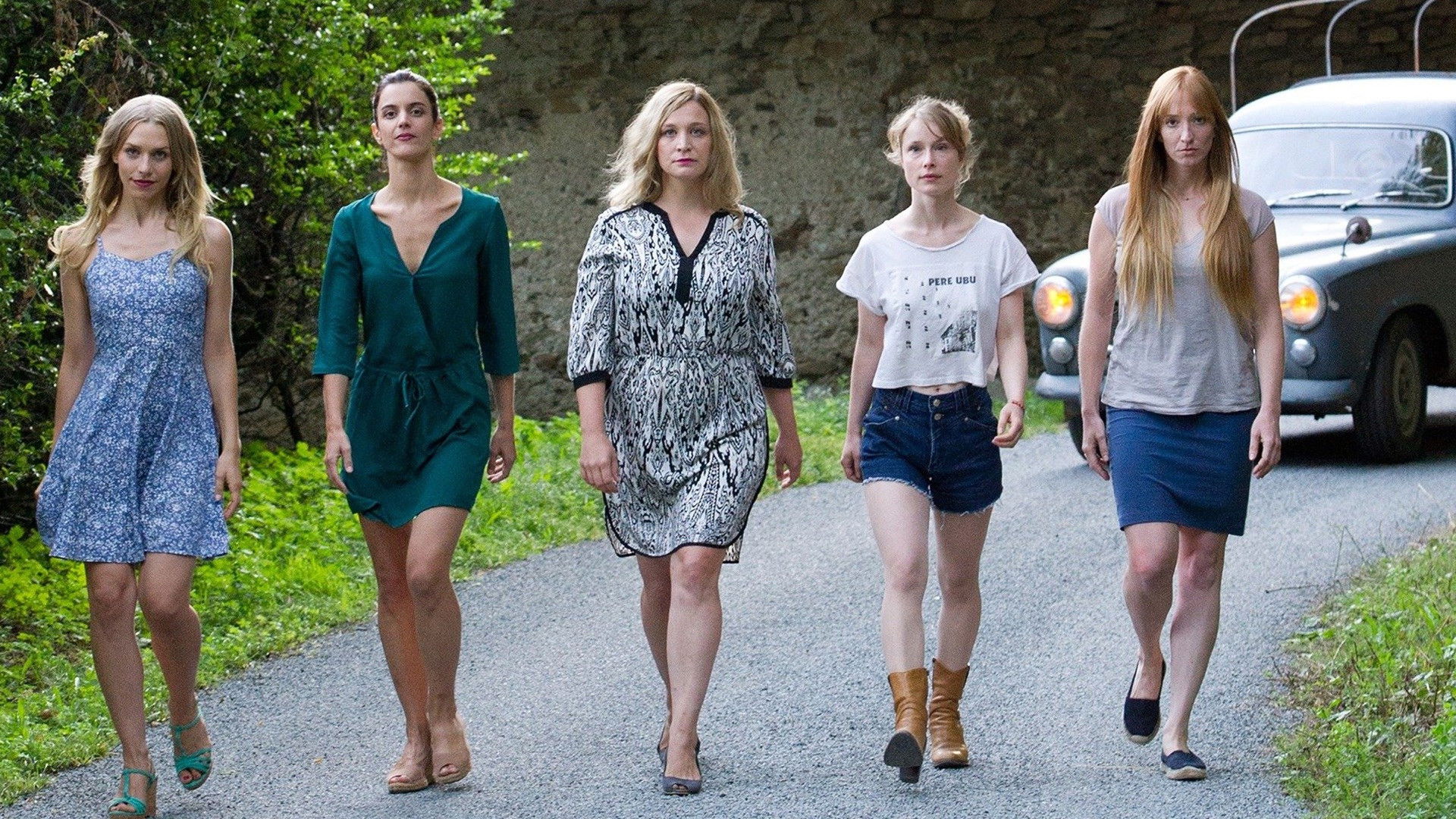 Backdrop for 5 Women