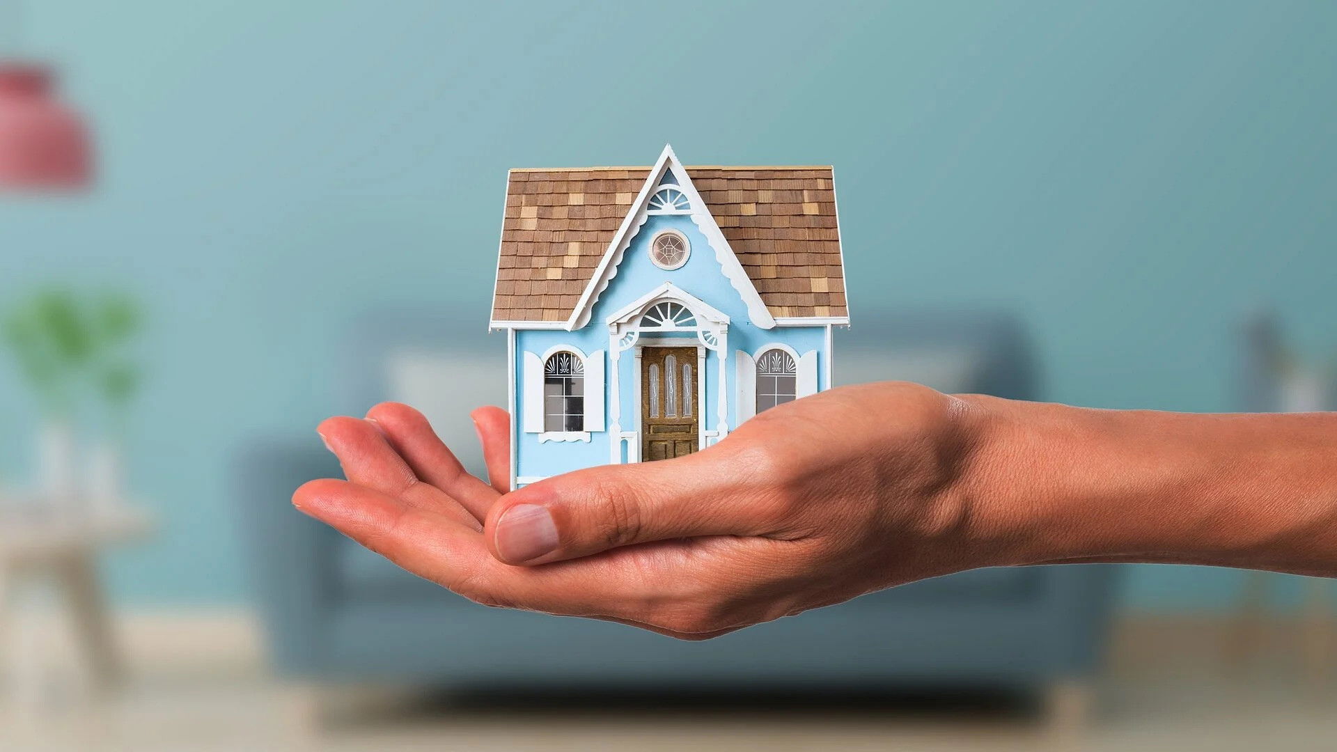 Backdrop for The Great Big Tiny Design Challenge