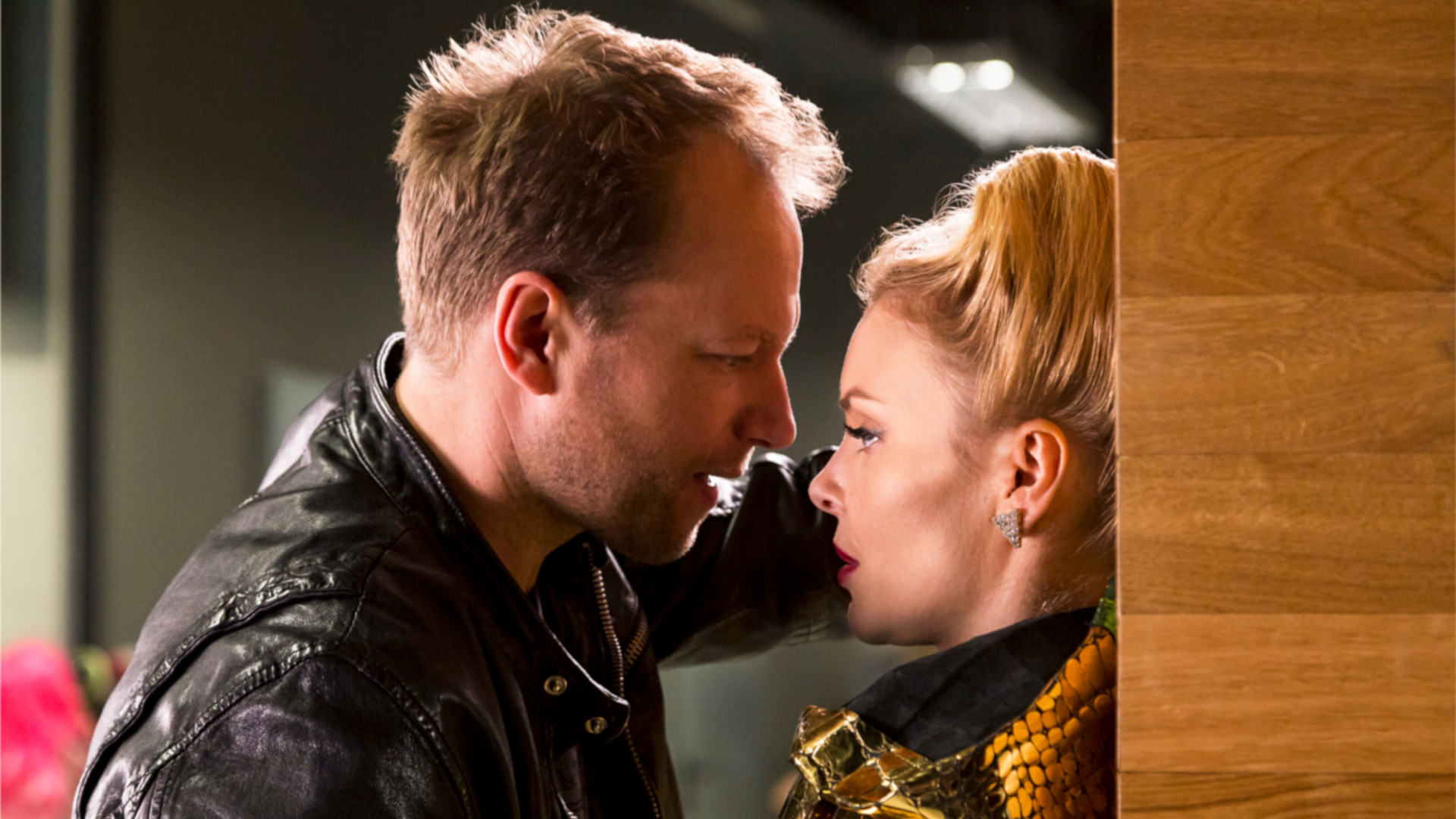 Backdrop for Planet Single 2