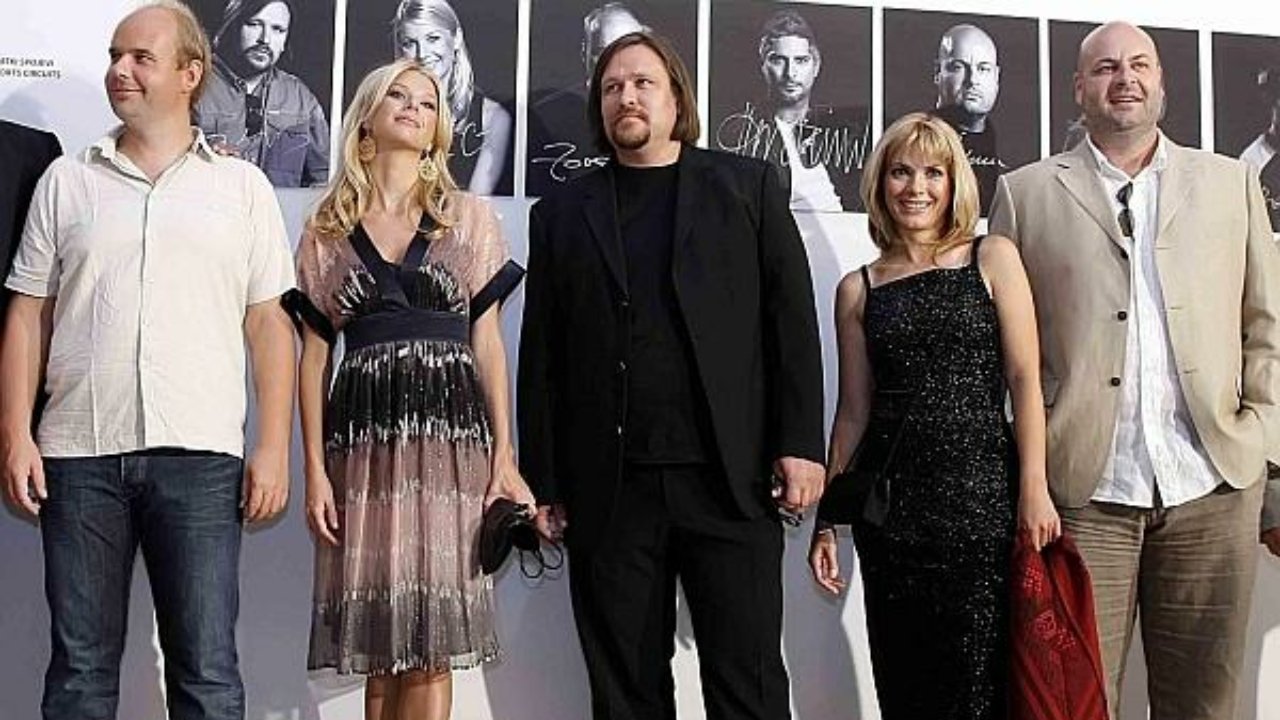 Backdrop for Short Circuits