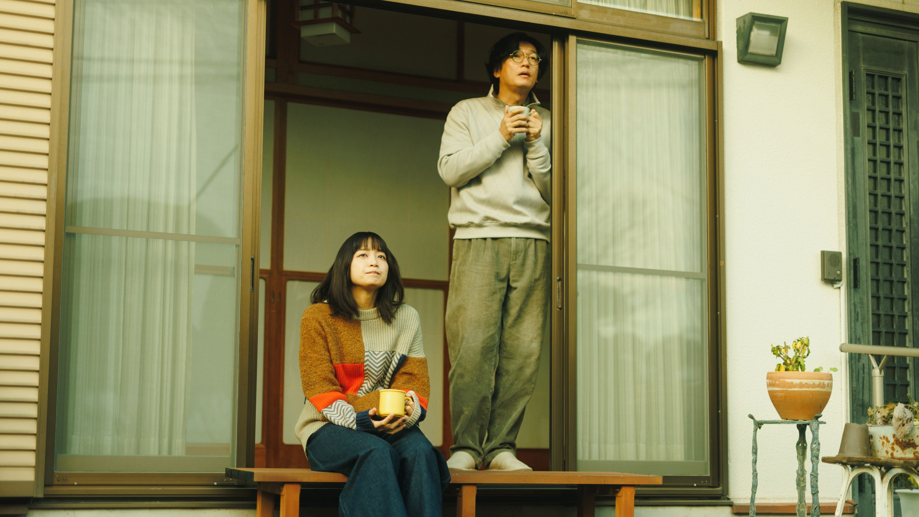 Backdrop for The Ex-idol, Stuck in Life, Decided to Live with a Complete Stranger