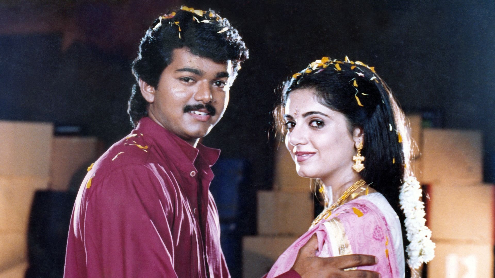 Backdrop for Kaalamellam Kaathiruppen