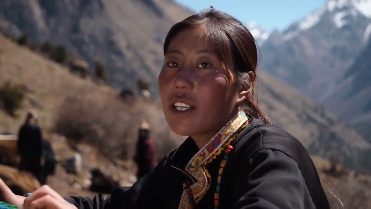 Backdrop for Bhutan - Glücksland im Wandel