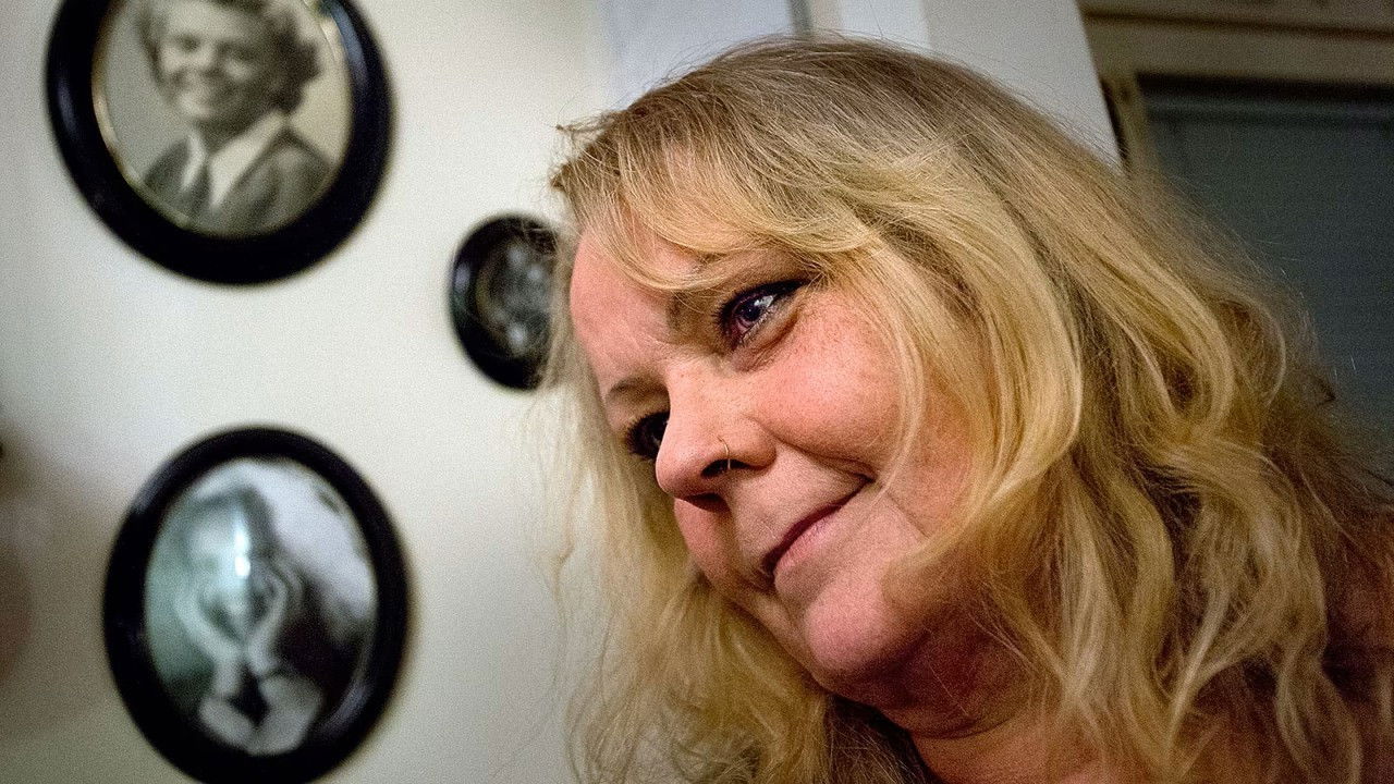 Backdrop for Mitt huvud är en torktumlare