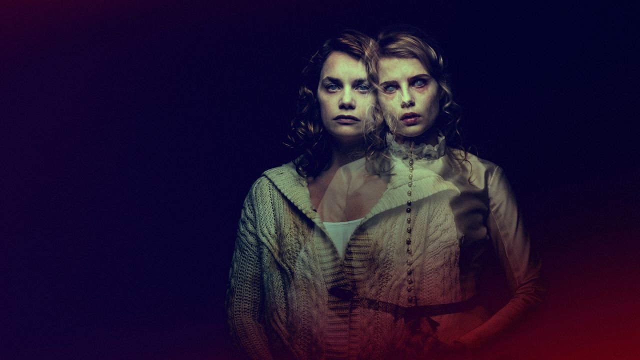 Backdrop for I Am the Pretty Thing That Lives in the House