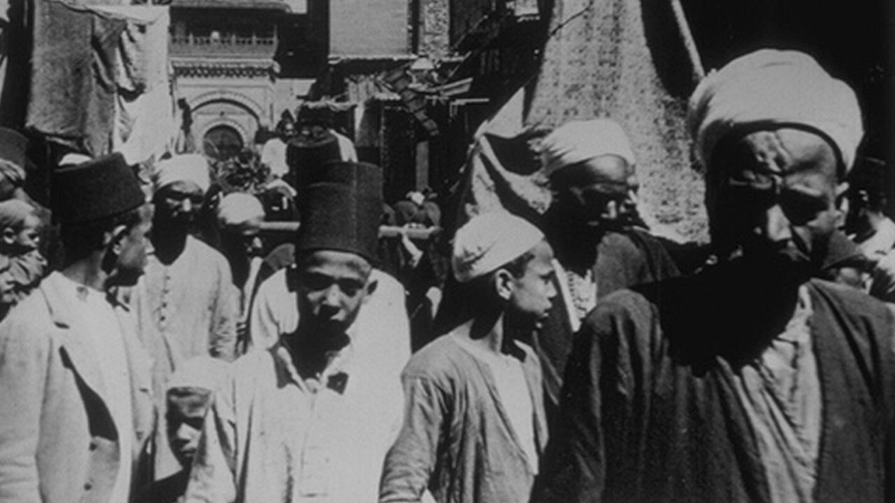 Backdrop for Le Caire, un enterrement