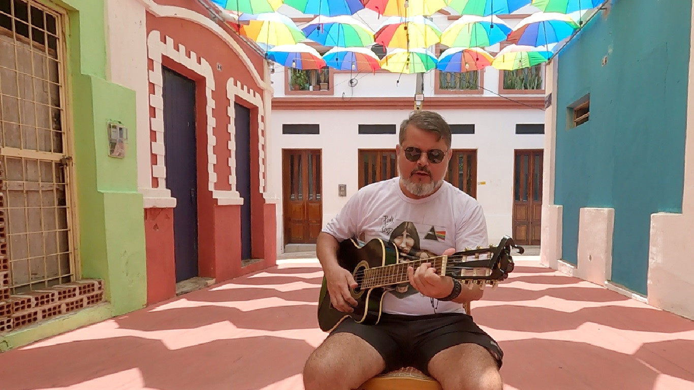 Backdrop for A Ladeira dos Urubus