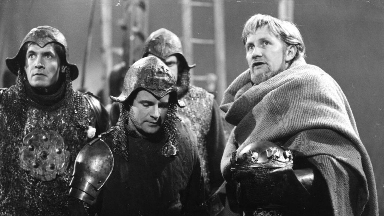 Backdrop for The Wars of the Roses