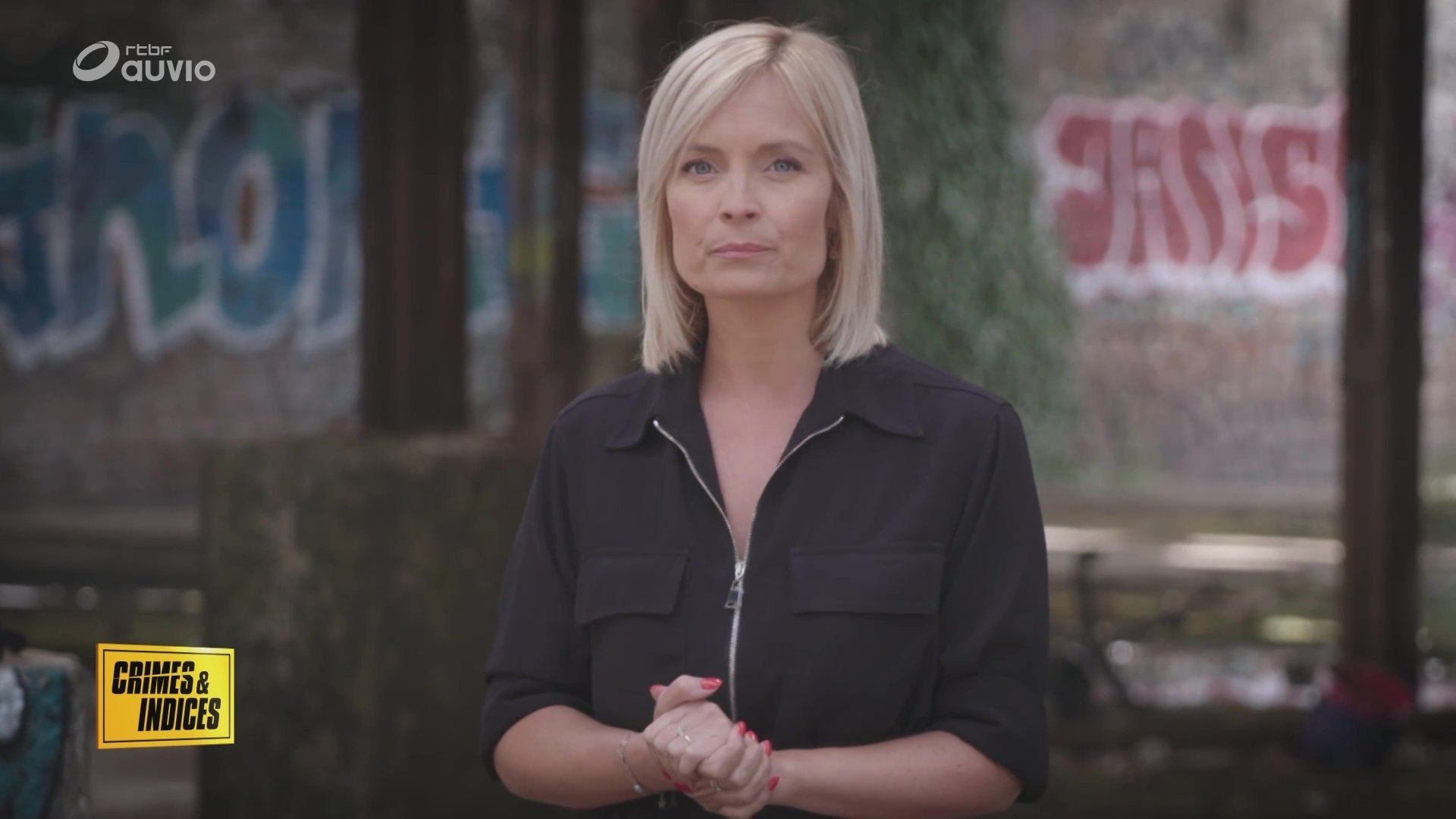 Backdrop for Crimes et indices