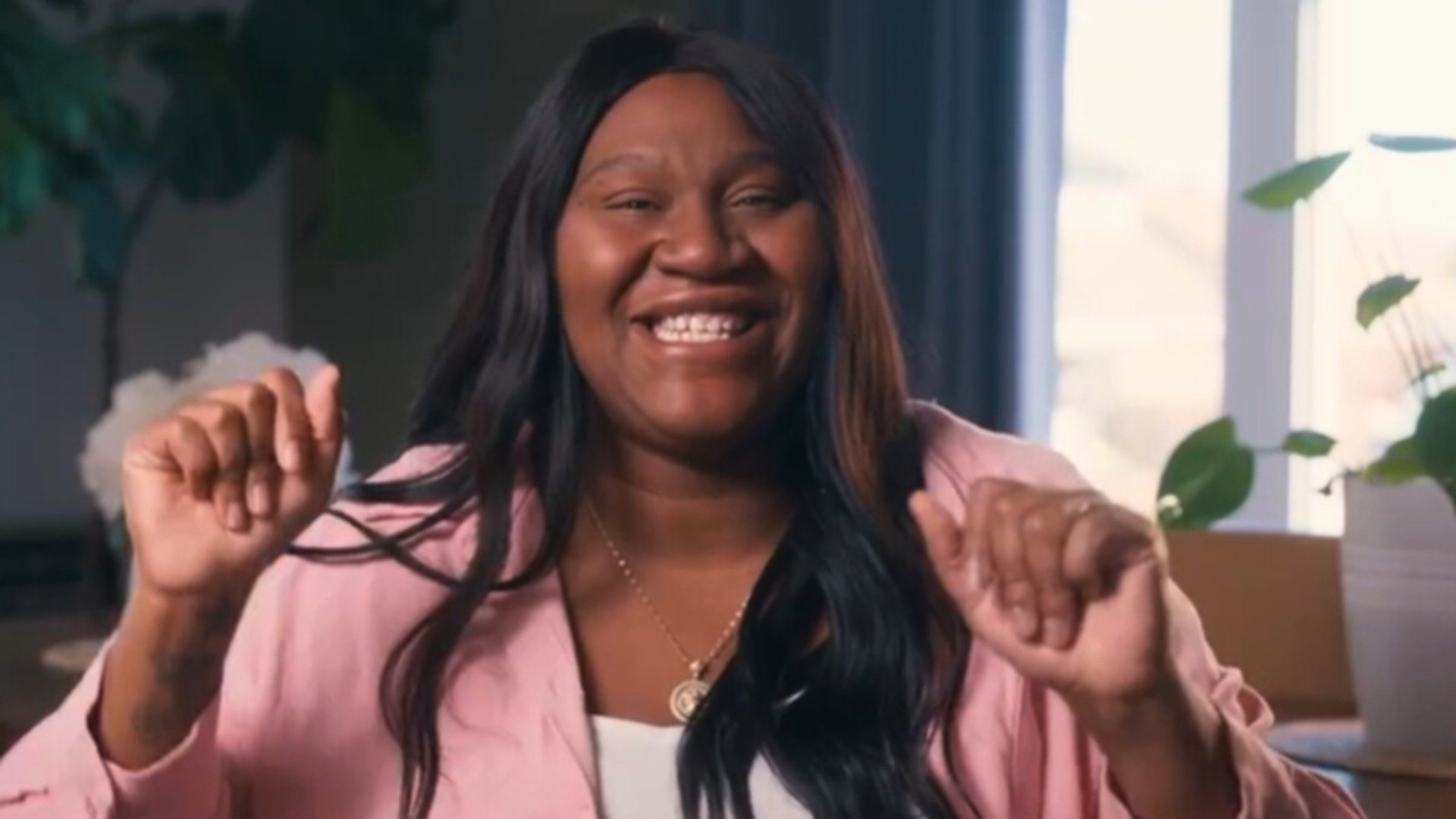 Backdrop for Mélissa, plein les bras