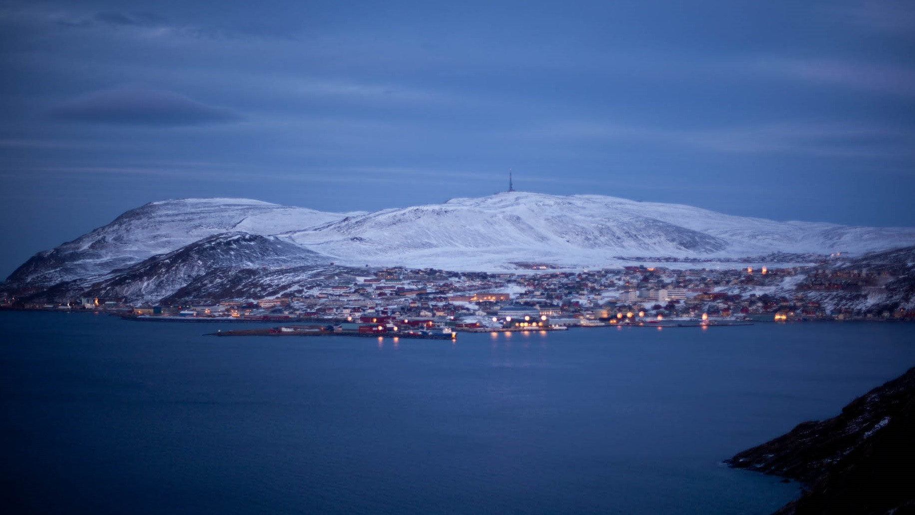 Backdrop for Hjem - Living at the End of the World