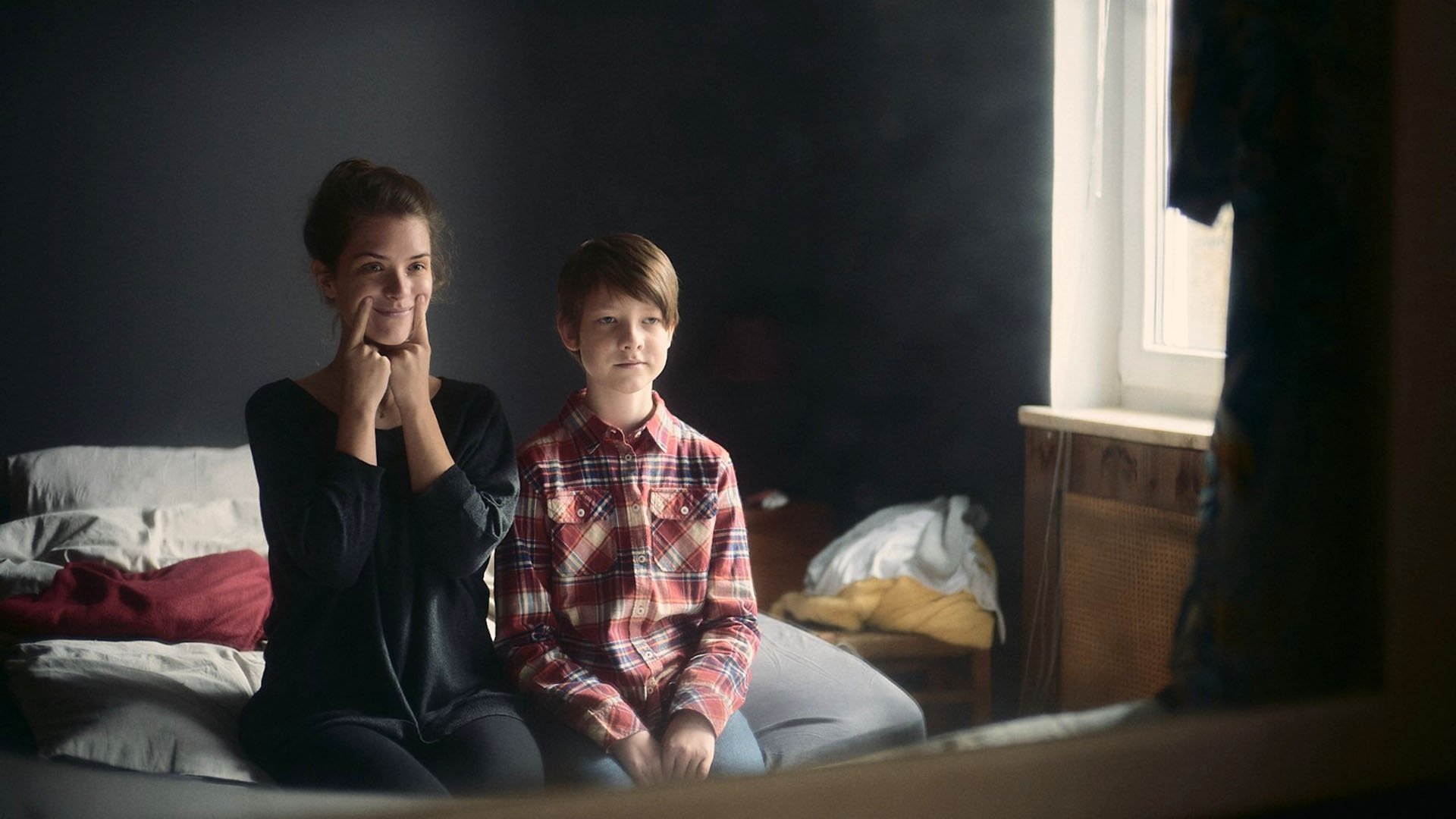 Backdrop for Zwischen uns