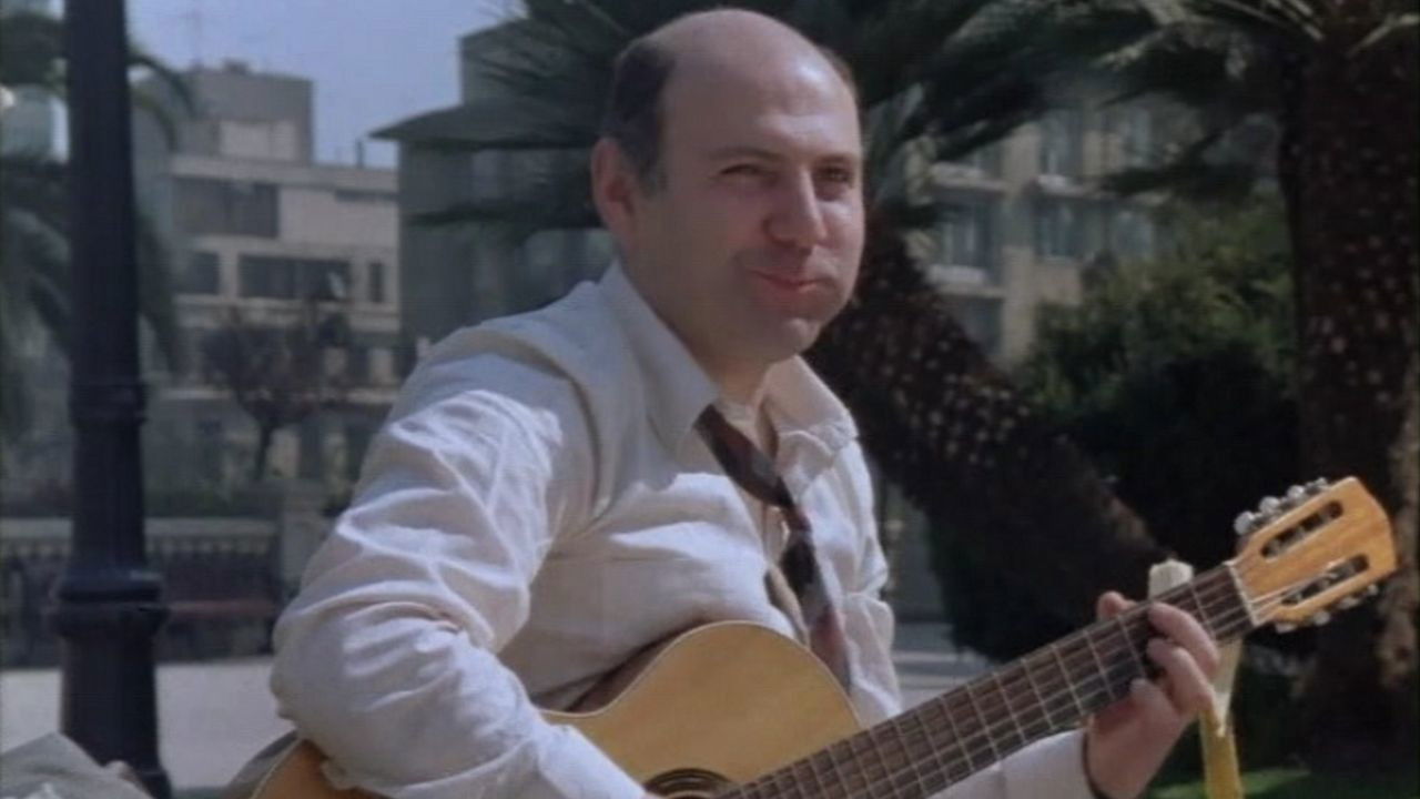 Backdrop for KGB Agents Also Fall in Love