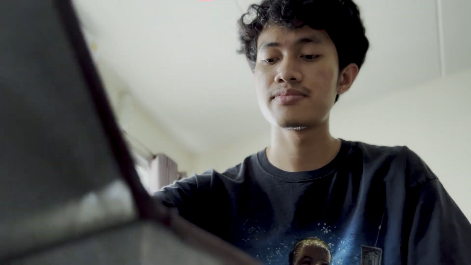 Backdrop for R e m i n d e r. (Director's cut)